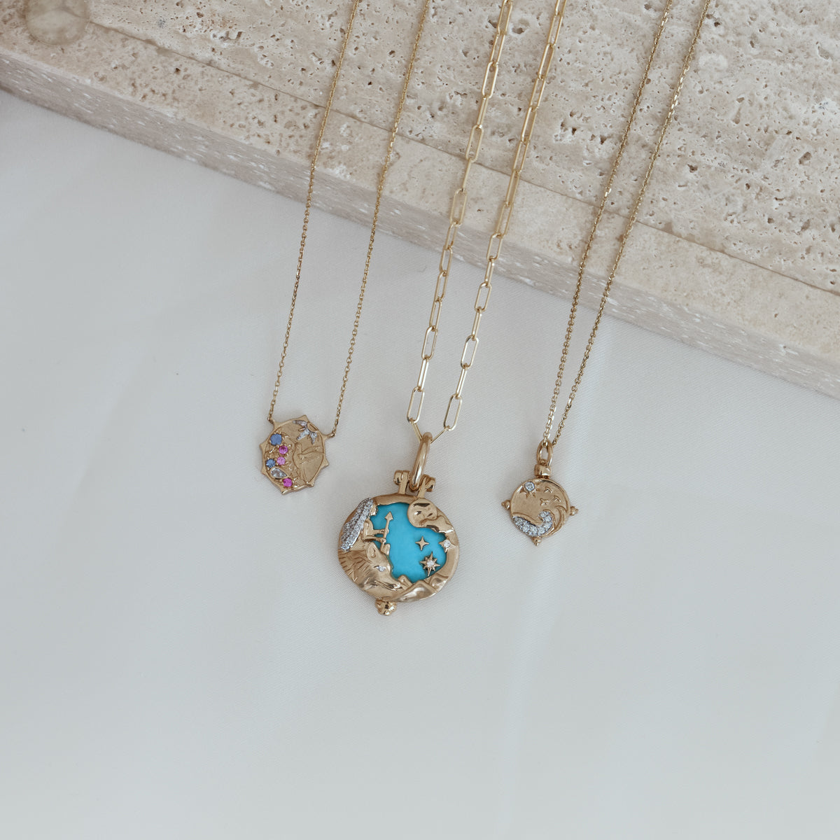Two-Sided Mother Charm Pendant - Heart & Floral Design - Perfect for Mother's Day Gifts, Birthday Presents & Jewelry Collection