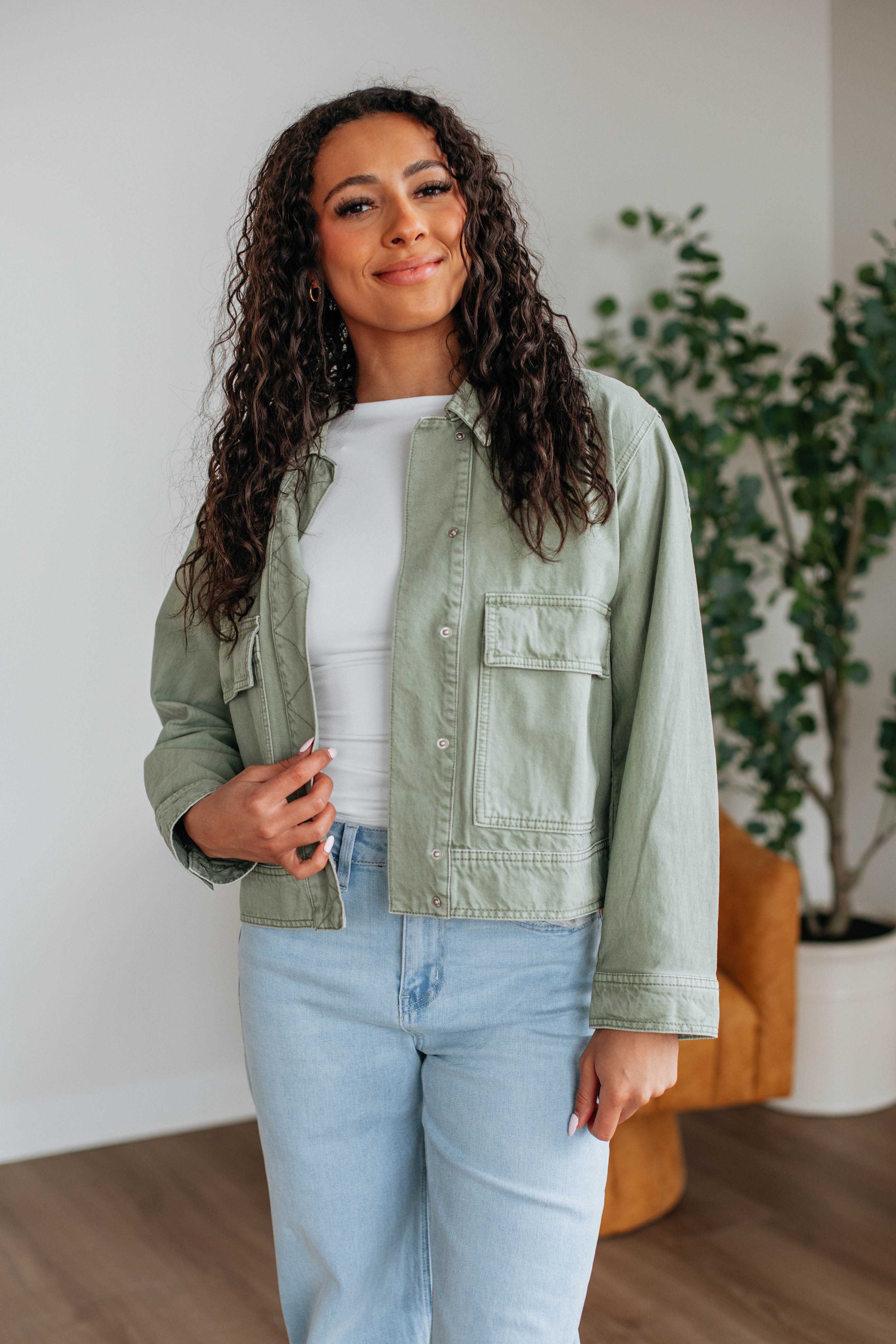 Drelin Women's Denim Jacket - Classic Blue Distressed Vintage Style for Casual Wear | Perfect for Everyday Outfits, Layering & Fall Fashion