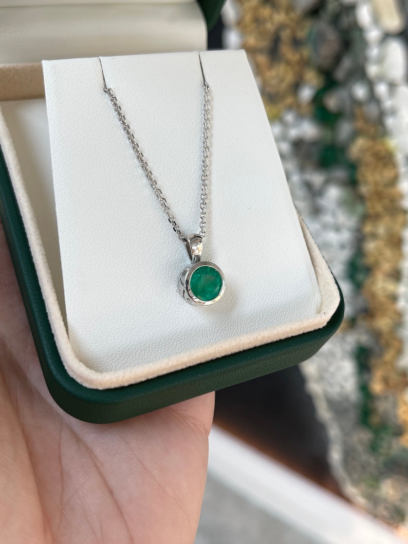 1.75ct 14K Gold Dark Vivid Green Emerald Round Cut Solitaire Bezel Set Pendant Necklace for Women - Elegant Jewelry Gift for Anniversary, Birthday & Special Occasions