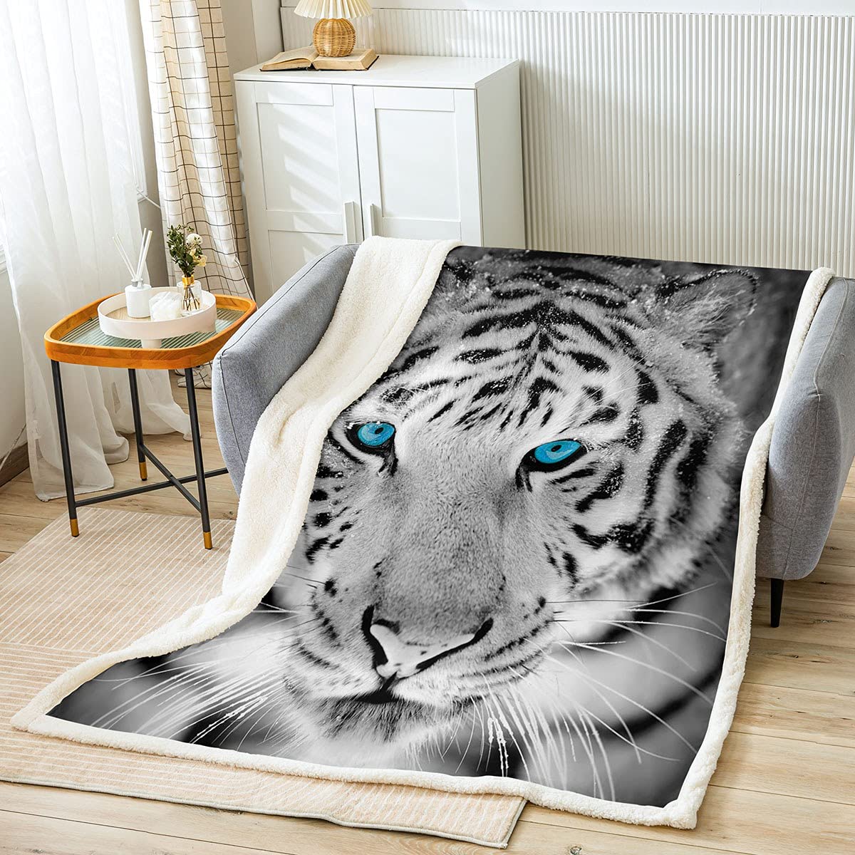 3D Tiger Fleece Blanket - Ultra Soft Sherpa Throw with Wild Animal Pattern, Gray with Blue Eyes, 60