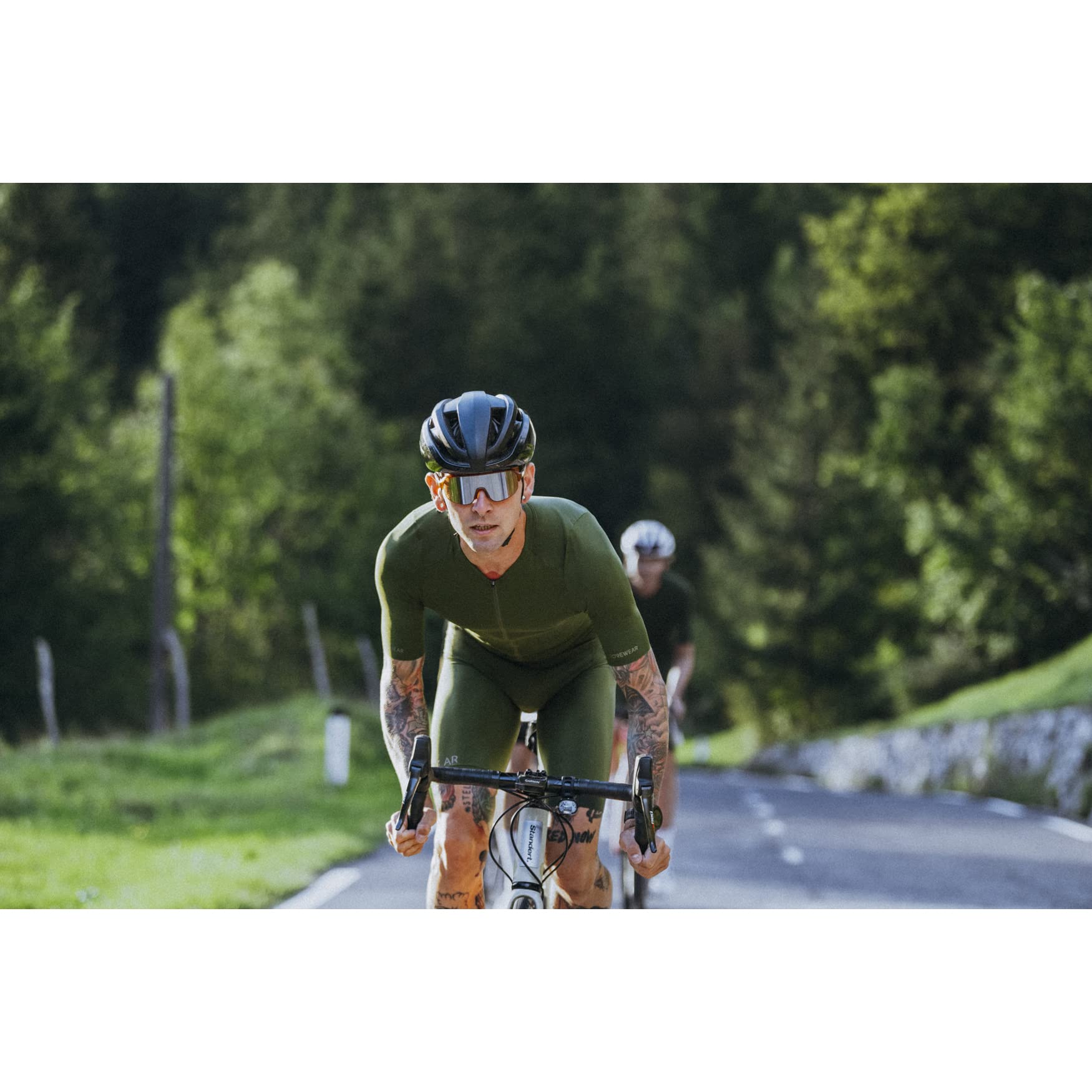 GORE WEAR Men's Distance Bib Shorts+ 2.0 - High-Performance Cycling Shorts for Road & Mountain Biking - Breathable & Comfortable for Long-Distance Rides
