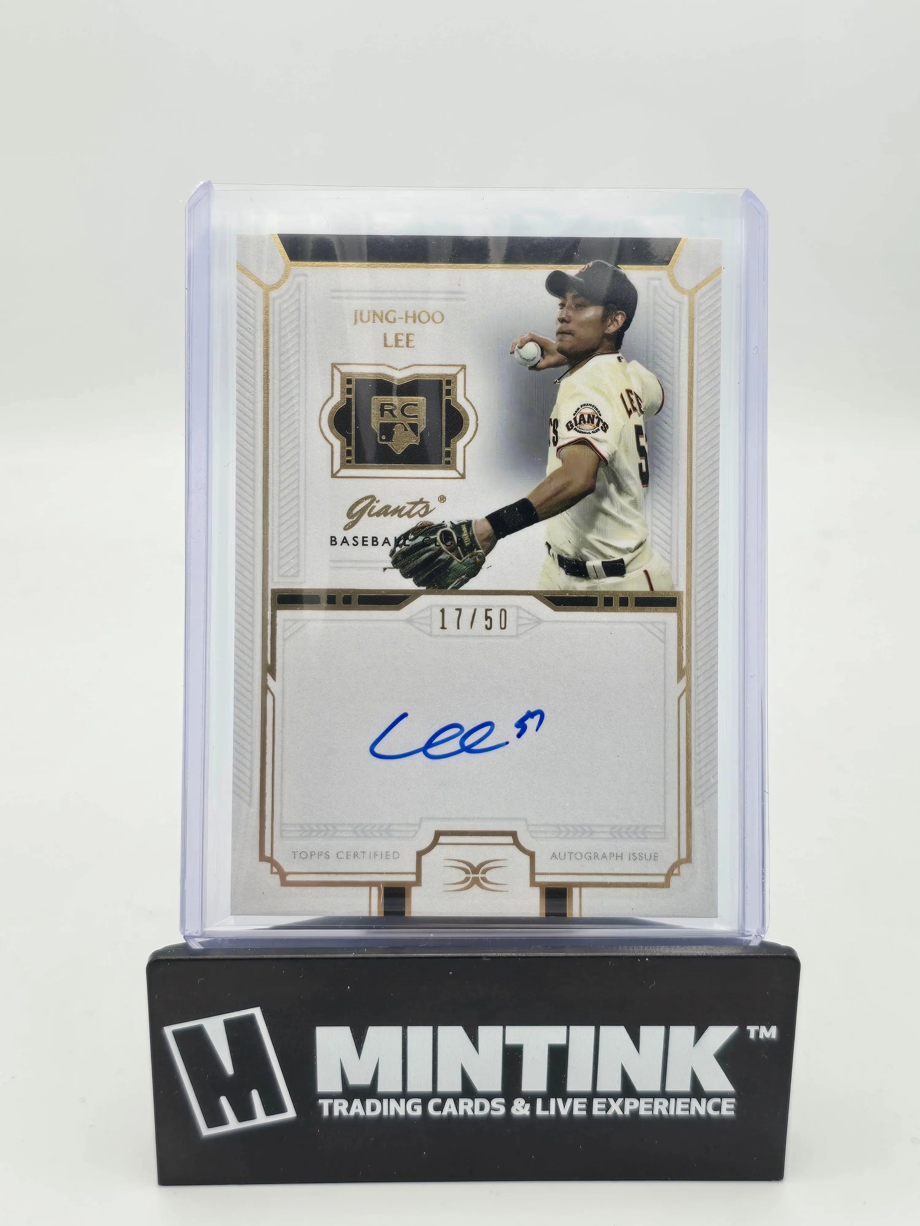 2024 Topps Definitive Baseball Jung Hoo Lee Rookie Card Gold Foil Autograph /50 - Limited Edition Collectible for MLB Fans & Sports Memorabilia Enthusiasts