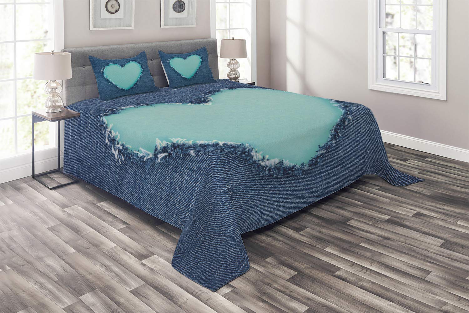 Ambesonne King Size 3-Piece Quilted Bedspread Set with 2 Pillow Shams - Navy Blue & Seafoam Teal Romantic Heart Design for Valentine's Day - Soft Decorative Coverlet for Master Bedroom, Guest Room, or Romantic Gift