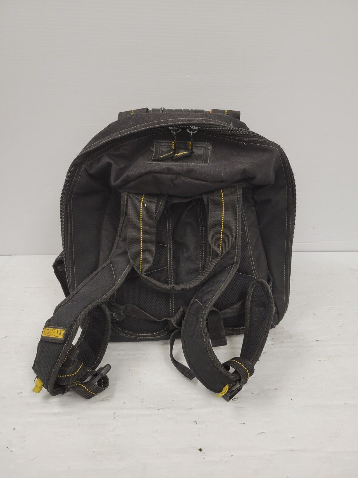 DEWALT 1 Zipper Tool Bag - Heavy Duty Storage for Tools & Accessories - Perfect for Construction, DIY Projects & On-the-Go Professionals
