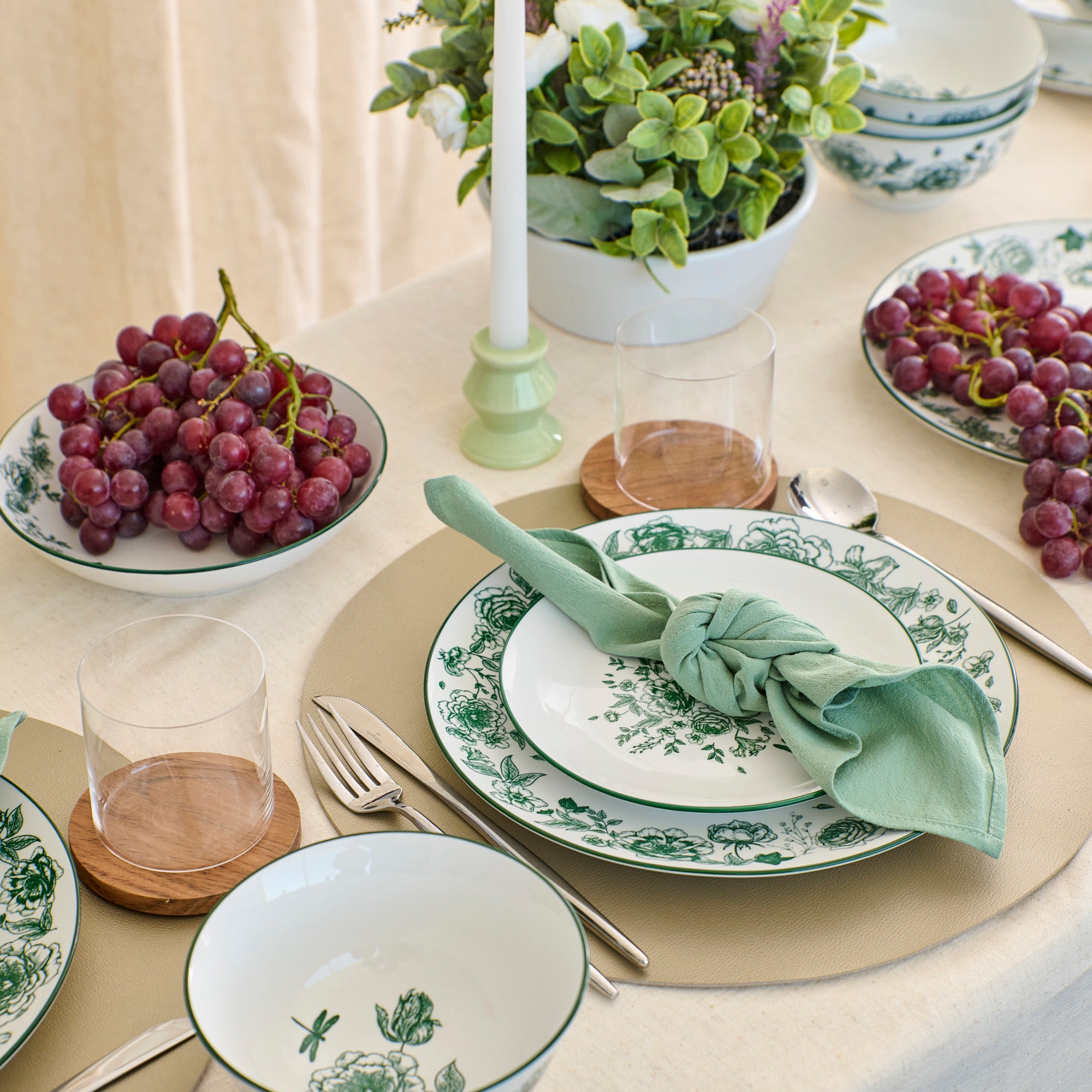 Premium Porcelain Dinnerware Set - Elegant Green Tableware for Fine Dining, Dinner Parties & Home Decor | 16-Piece Set
