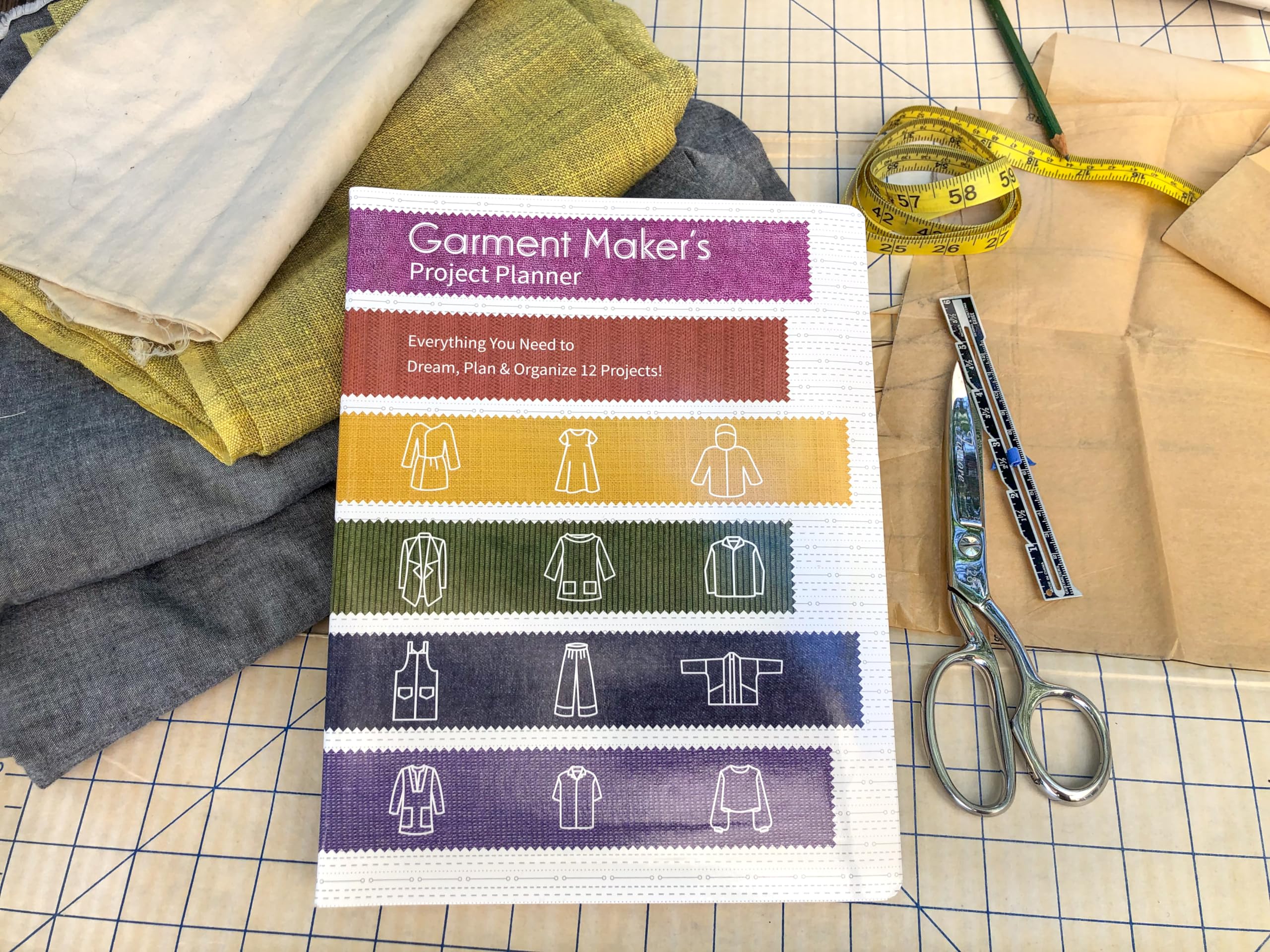 Garment Maker's Project Planner - Ultimate Dream, Plan & Organize Tool for 12 Sewing Projects | Perfect for DIY Fashion Designers & Craft Enthusiasts | Home Studio & Workshop Essential