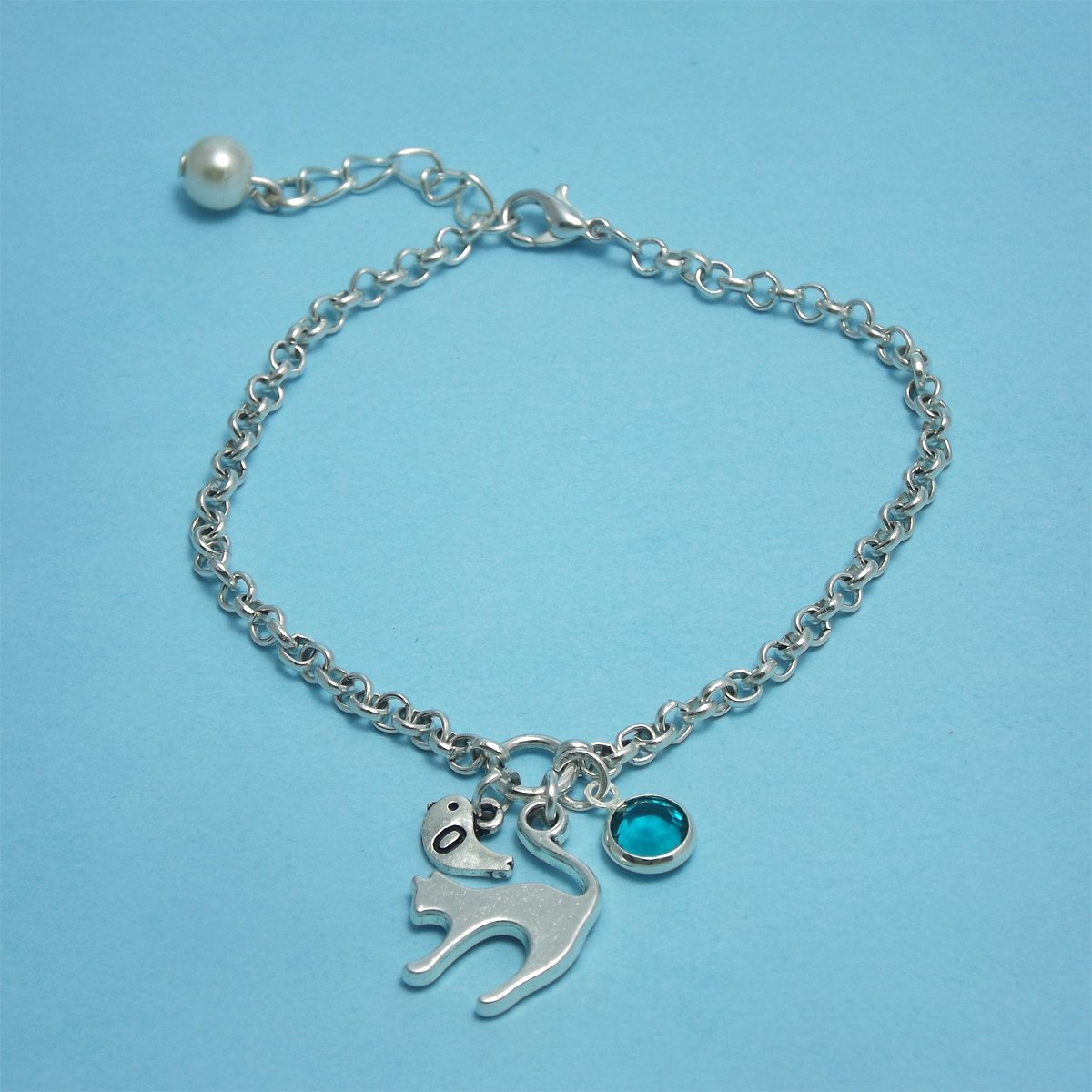 Silver Cat Charm Bracelet for Teen Girls & Kids - Elegant Kitty Cat Jewelry Pendant Bracelet - Perfect Cat Lover Gift for Birthdays & Special Occasions