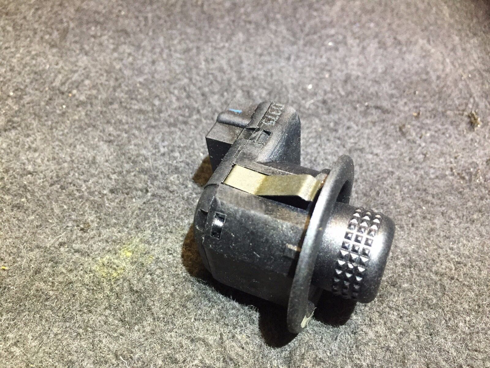 2004-2009 Jaguar XJ8 Vanden Plas OEM Steering Column Pedal Switch - Replacement Part for Smooth Gear Shifting & Cruise Control - Perfect for DIY Repairs & Car Maintenance