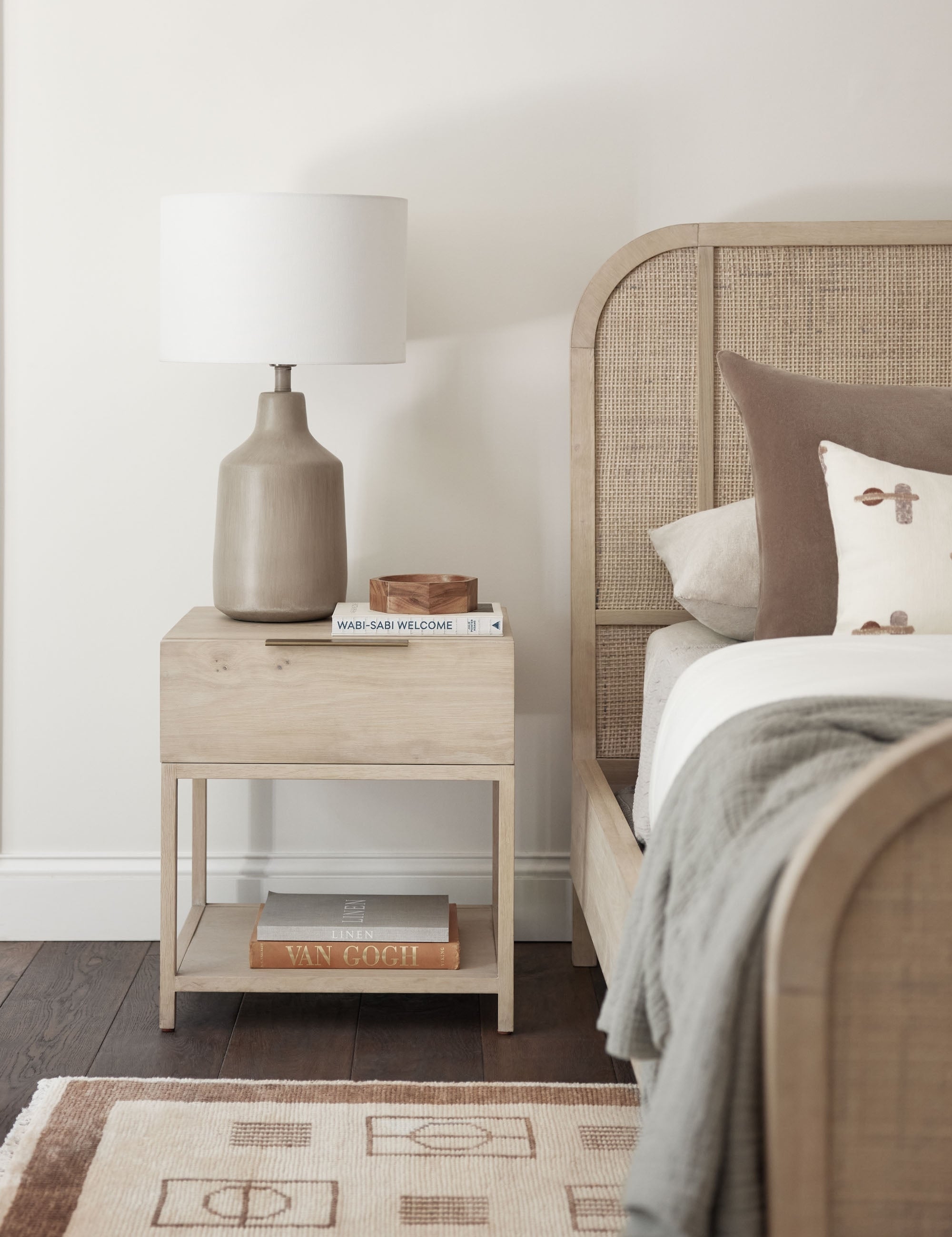 Modern Dana Nightstand with Drawer - Wooden Bedside Table for Bedroom, Living Room & Office - Compact Storage Solution for Small Spaces