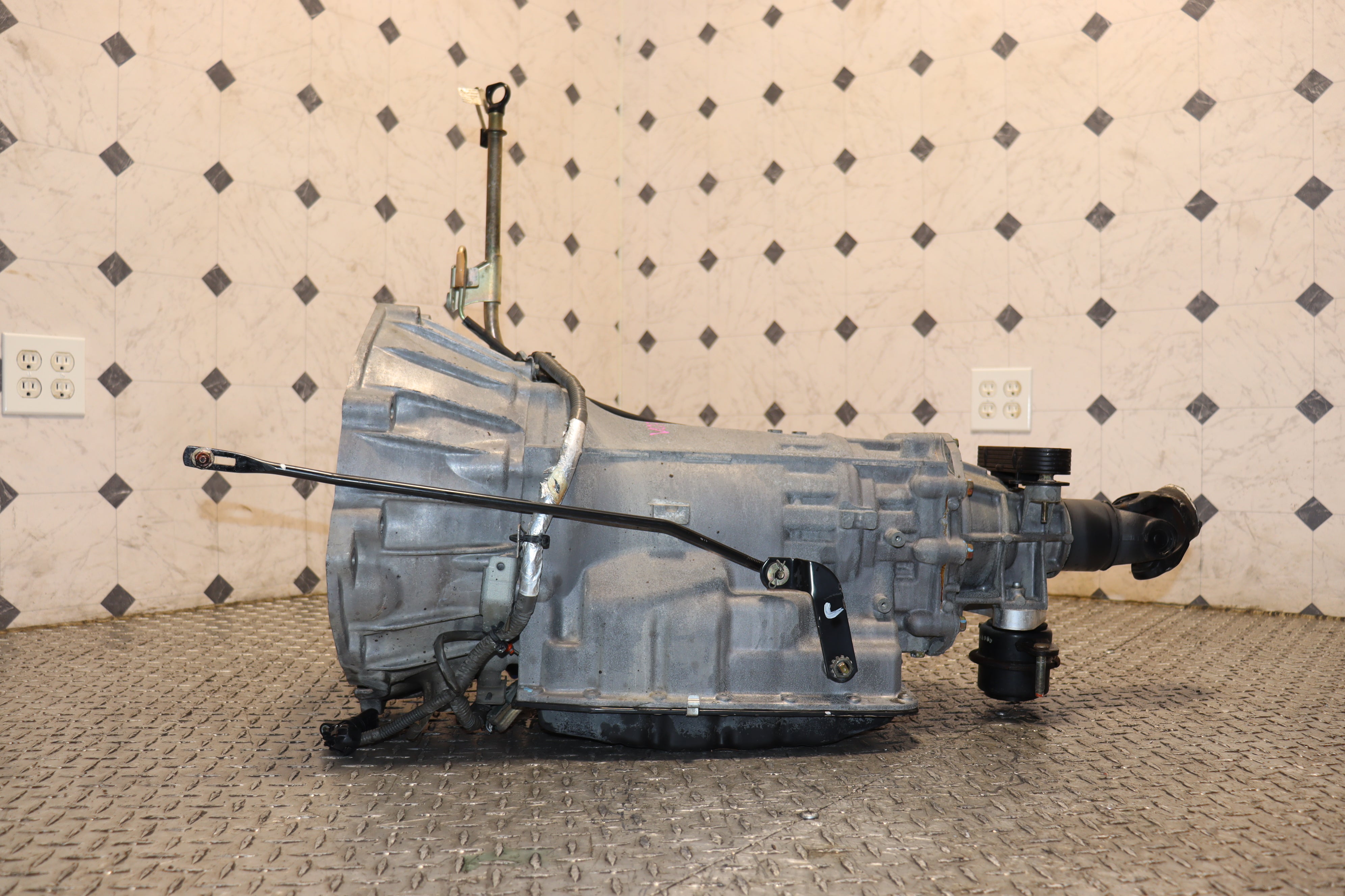 JDM VQ35DE Automatic Transmission RWD for 2003-2005 Nissan 350Z & Infiniti G35 (1 Plug) - Performance Upgrade & Replacement Part for Drifting & Street Racing