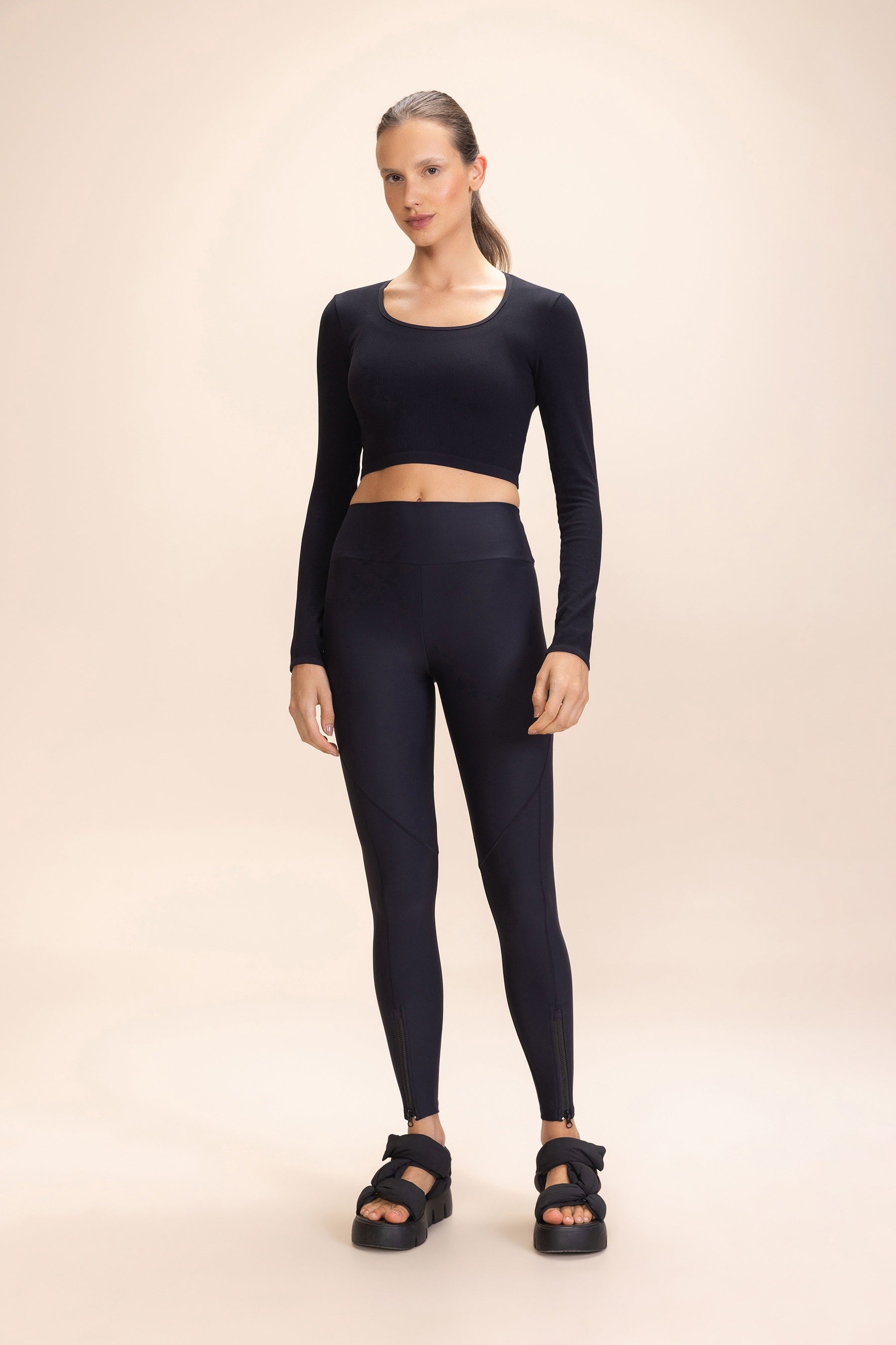 Seamless Long Sleeve Crop T-Shirt for Women - Soft Stretchy Workout Top - Yoga, Gym & Casual Wear