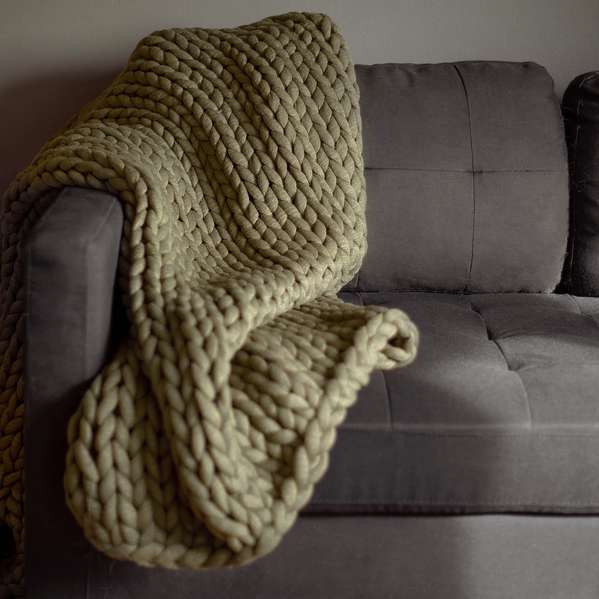 Donna Sharp Chunky Knit Olive Throw Blanket - Oversized Loop Pattern Contemporary Decorative Blanket for Couch, Bed & Sofa - Cozy Home Decor Gift