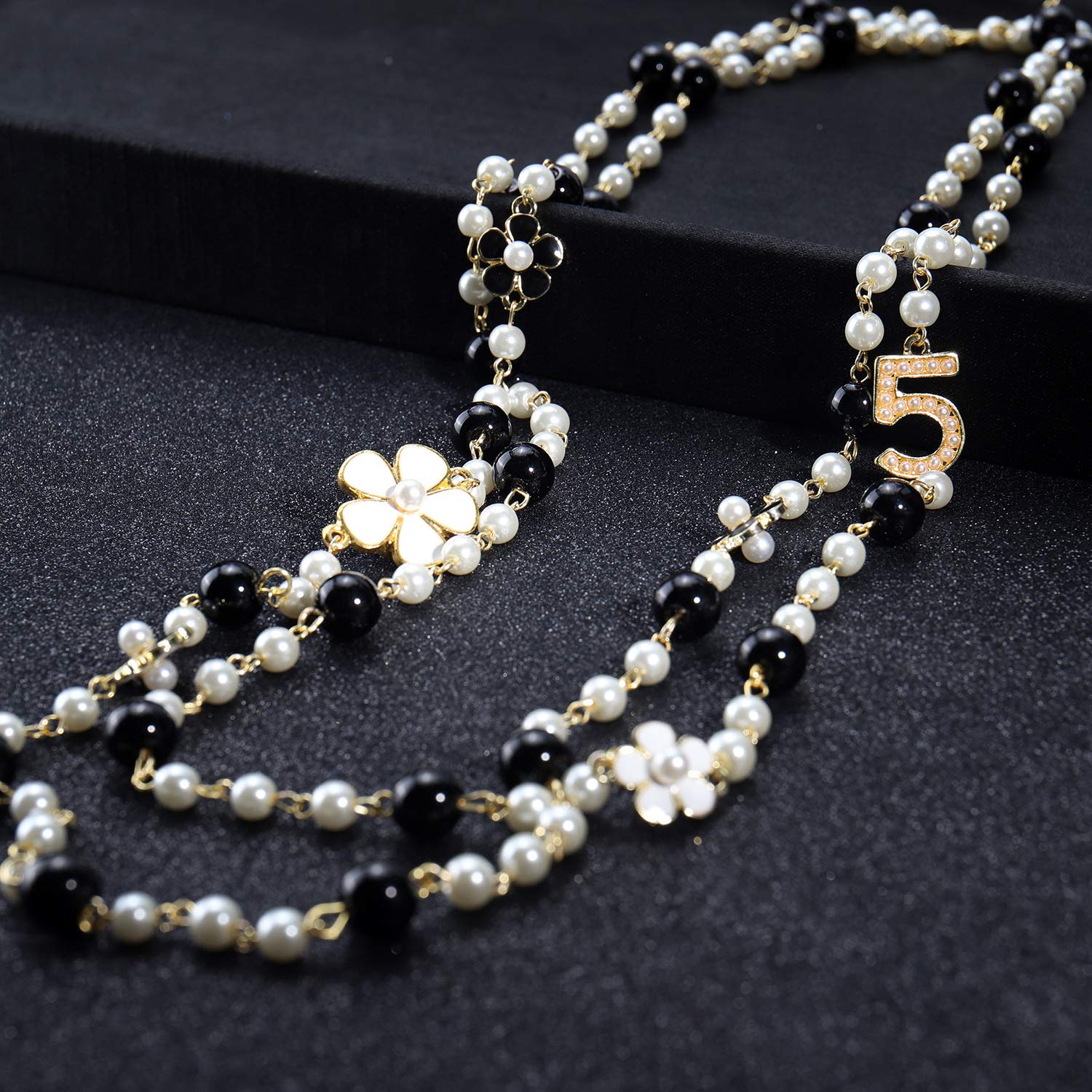 Elegant Layered Imitation Pearl Necklace for Women - Vintage Long Pendant Necklace Jewelry Gift for Party, Wedding & Everyday Wear