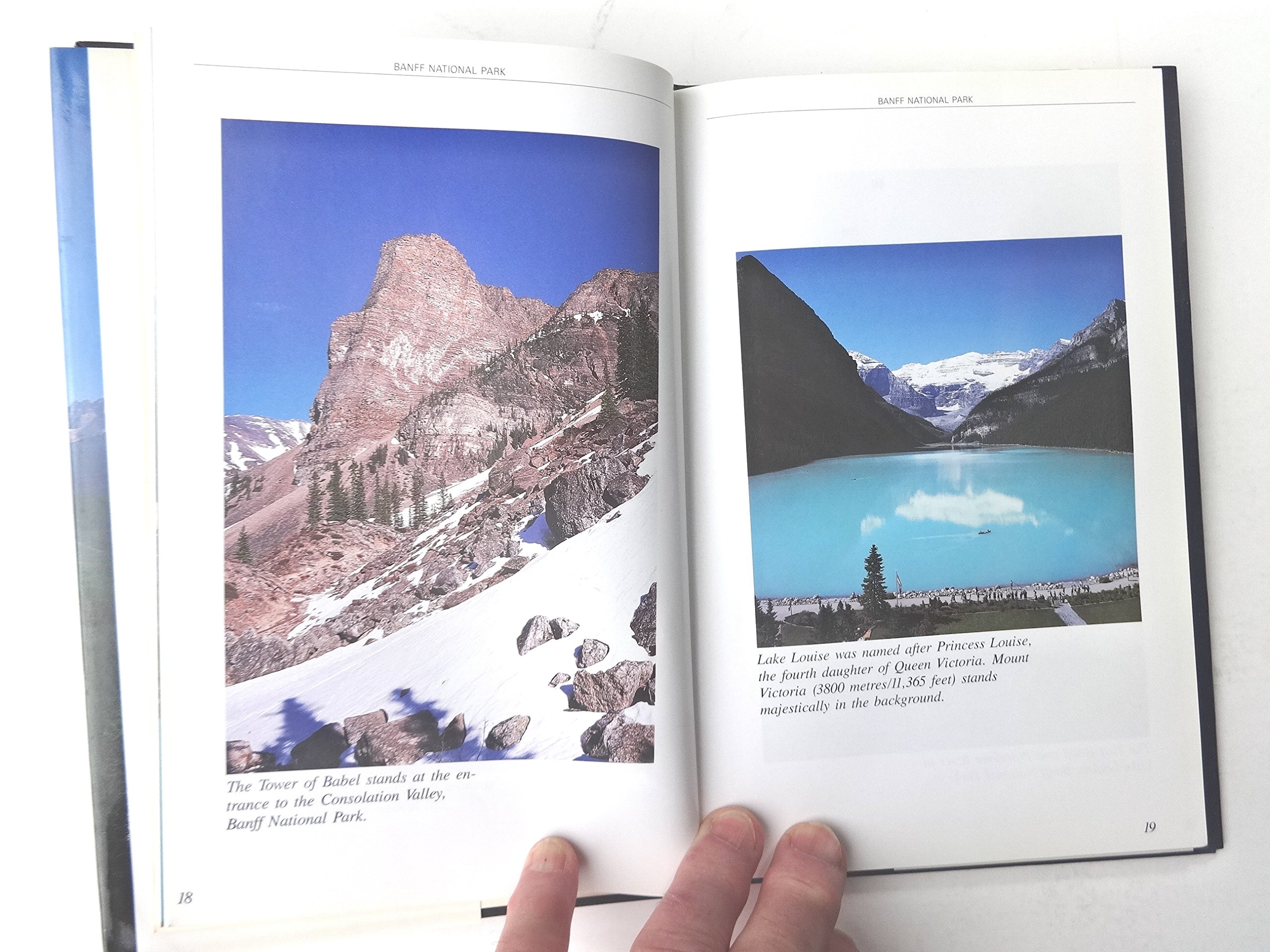 Little Gift Book of the Rockies - Beautiful Scenic Photo Book for Travel Lovers, Perfect for Coffee Table Decor, Souvenirs, and Holiday Gifts