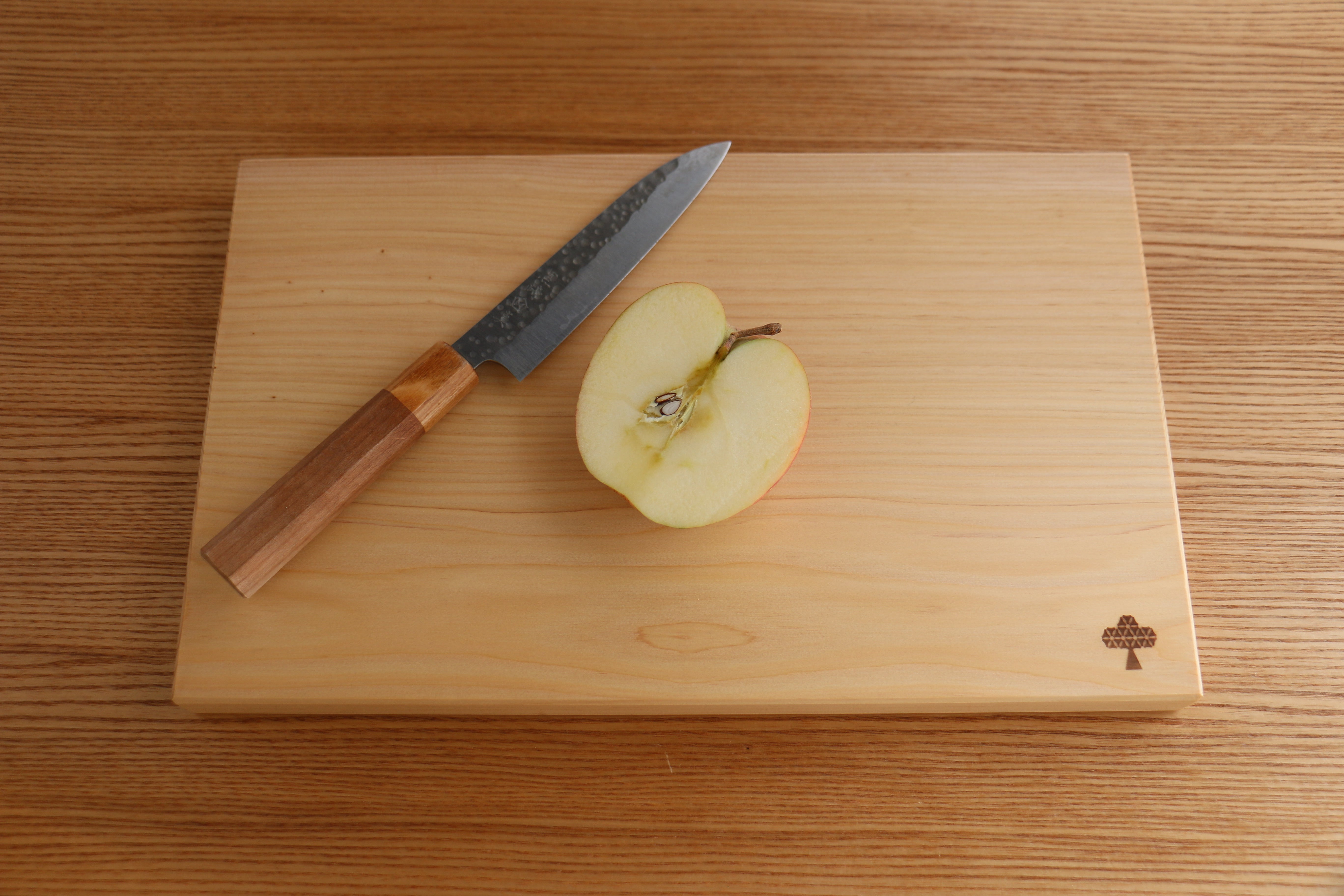 Premium LEON Noto Hiba Wood Cutting Board - Japanese Hiba Cypress Chopping Block for Kitchen - Perfect for Sushi, Vegetables & Meat Preparation - Ideal for Home Chefs & Gourmet Cooking