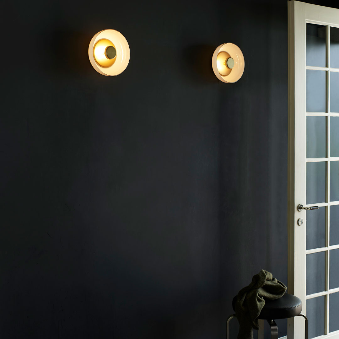 Blossi Modern Wall Sconce Light - Elegant LED Wall Lamp for Bedroom, Living Room, and Hallway - Perfect for Ambient Lighting and Home Decor