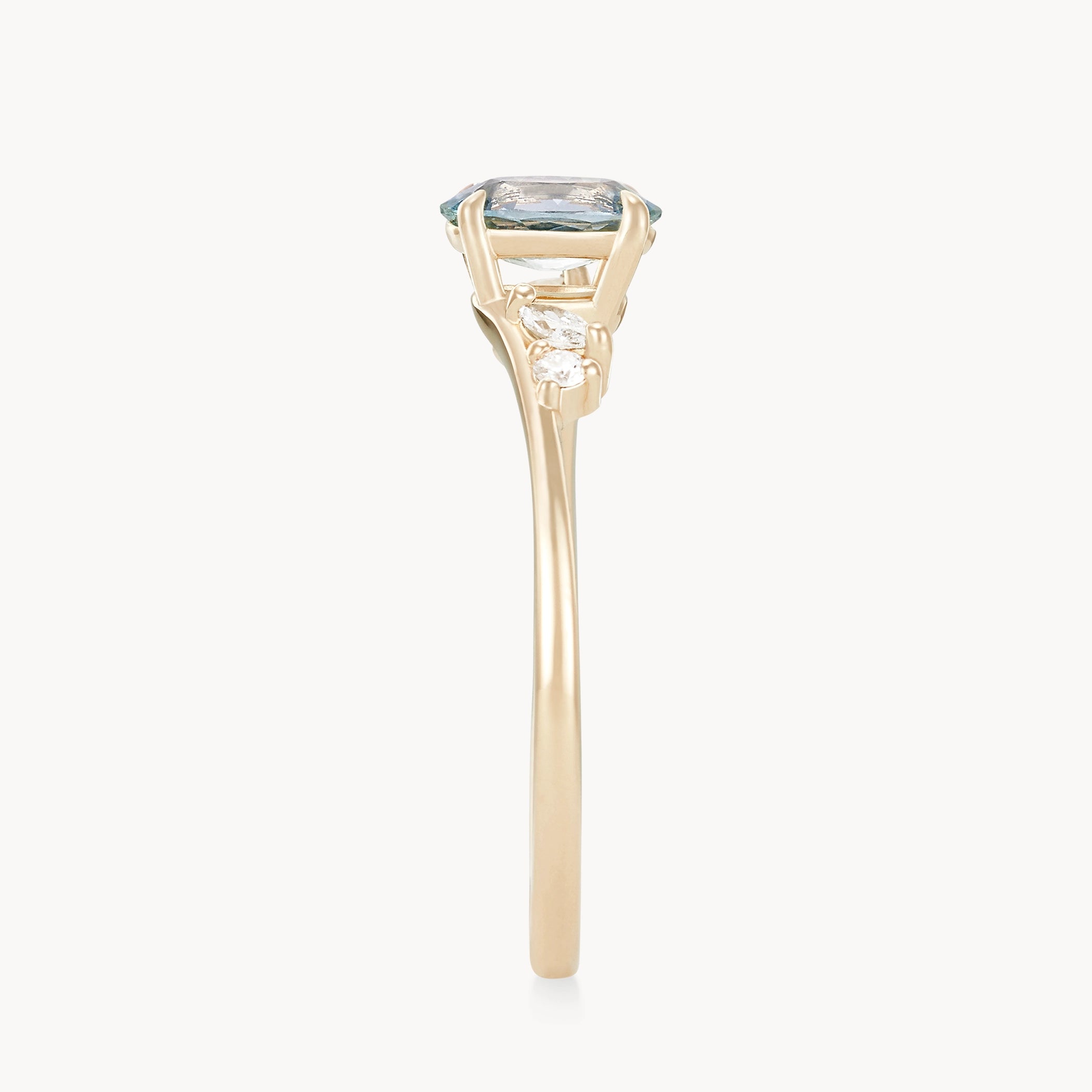 Unique 14K Yellow Gold Oval Sapphire Engagement Ring with Sky Blue Gemstone – Perfect for Proposals, Anniversaries & Special Occasions