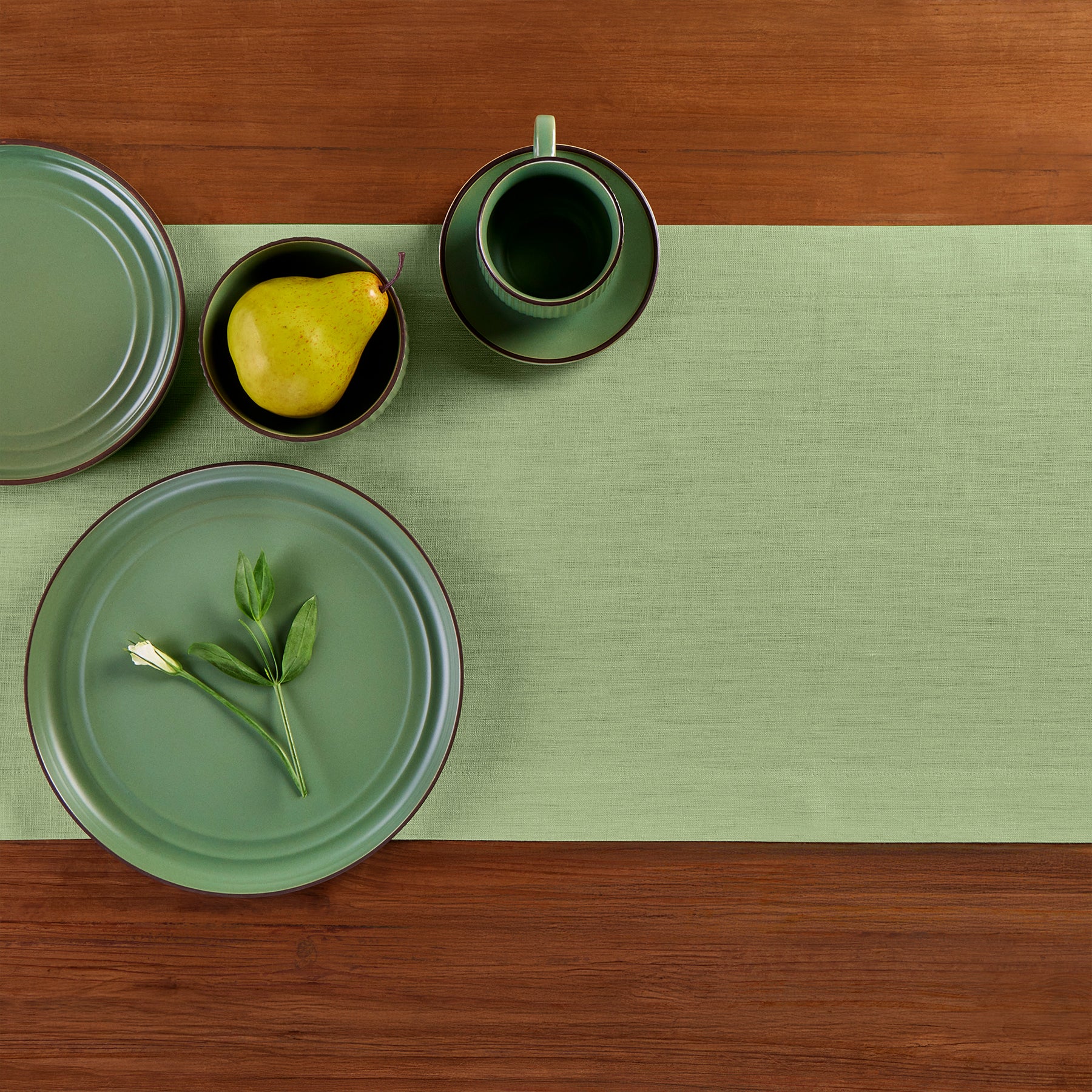 Elegant Fete Table Runner for Weddings, Parties & Events - Premium Decorative Dining Table Cover for Home & Restaurant Decor