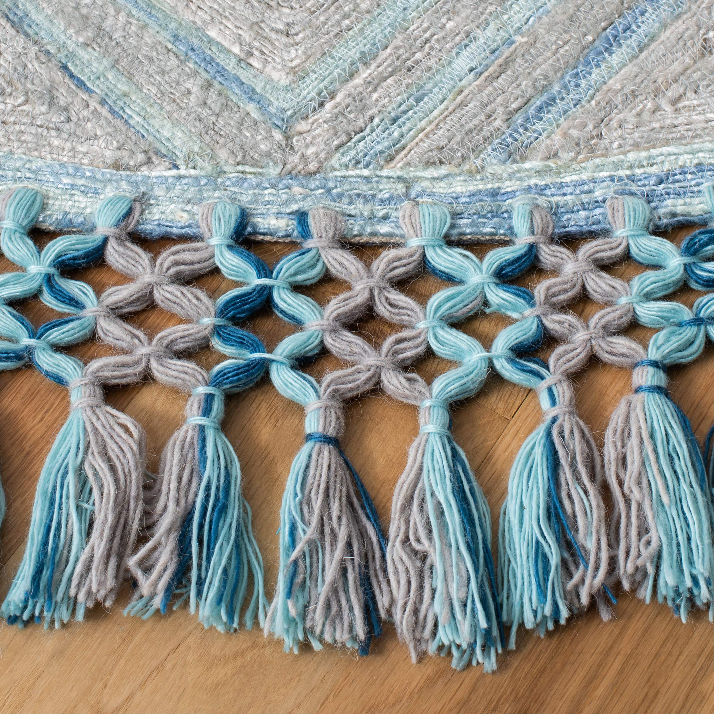 SAFAVIEH Sahara Collection 6-Foot Round Handmade Boho Area Rug - Grey & Aqua Tassel Design for Living Room, Bedroom & Boho Decor