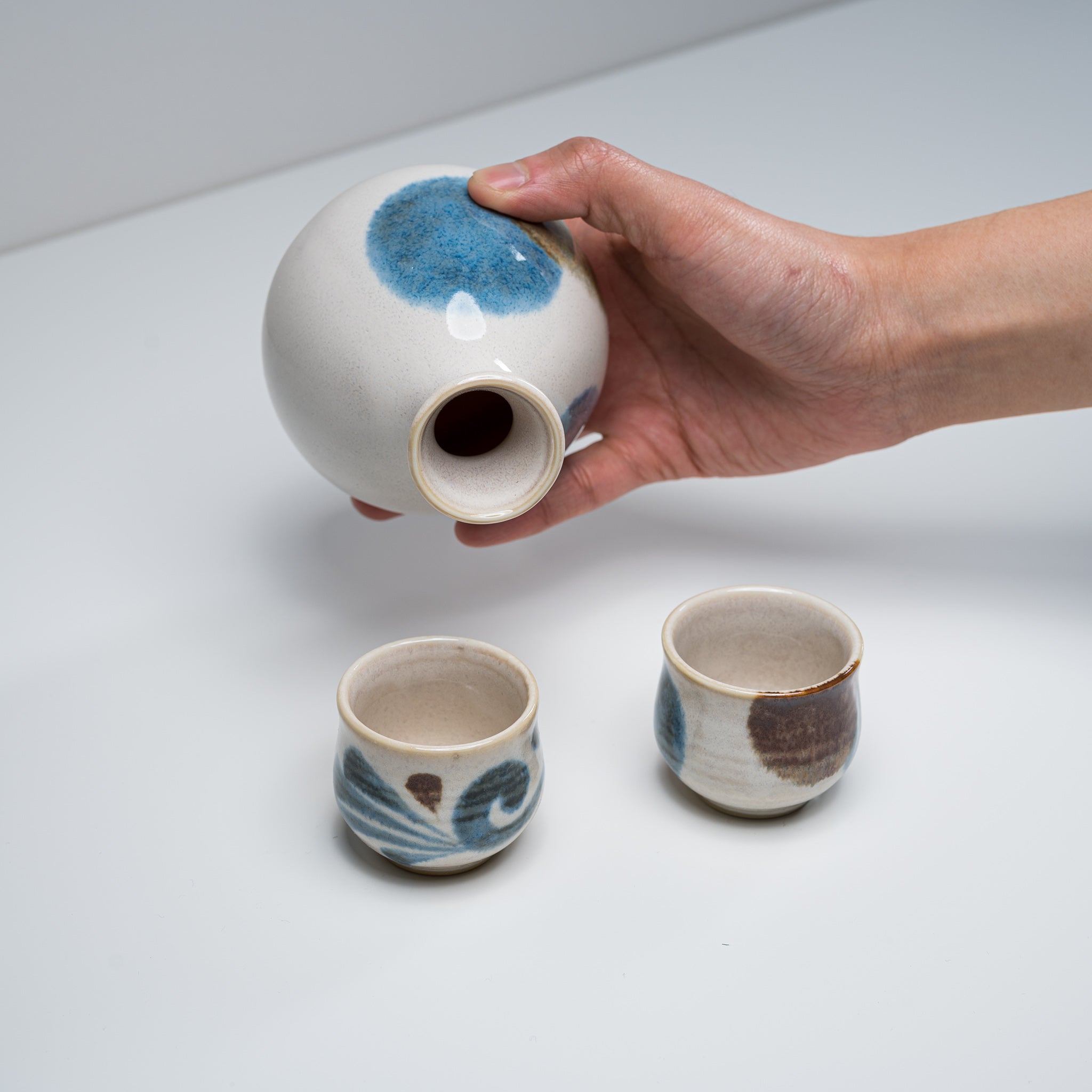 Premium Japanese Mino Ware Hot Sake Set - Traditional Brush Blue Ceramic Sake Cups & Flask for Authentic Japanese Dining Experience | Perfect for Home Entertaining, Sushi Nights & Cultural Gift Giving