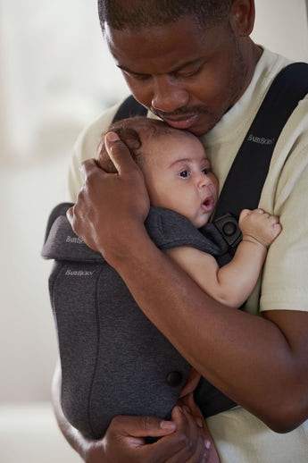 BabyBjorn Baby Carrier Mini - 3D Jersey Wrap for Newborns & Infants | Ergonomic, Hands-Free Baby Wearing | Perfect for Shopping, Hiking & Daily Use