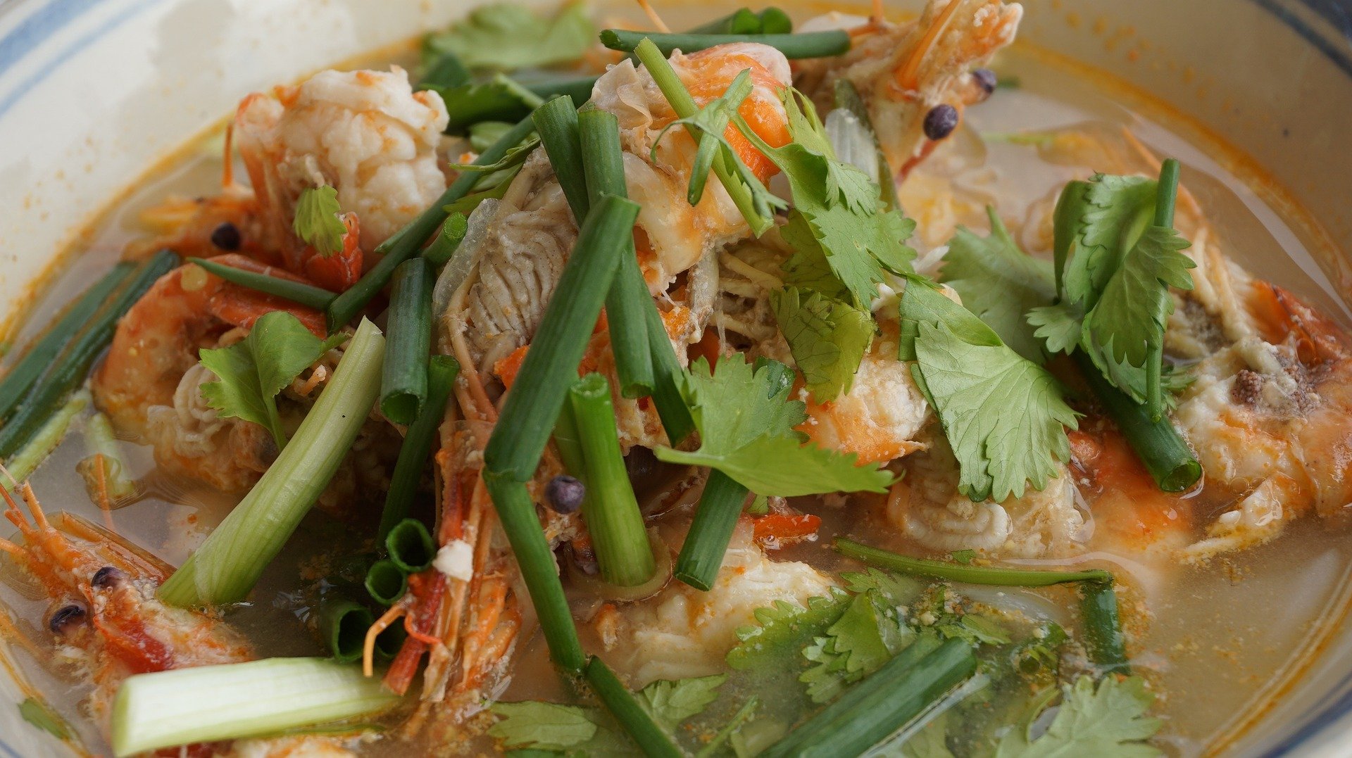 Authentic Maesri Tom Yum Paste - Thai Hot & Sour Soup Base, 14oz - Perfect for Thai Curry, Noodle Soup & Seafood Dishes
