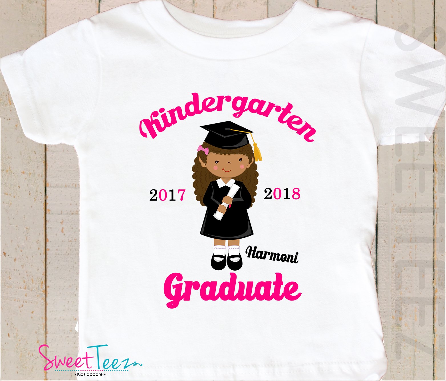 Personalized Kindergarten Graduation Shirt for Girls - Custom Kids Graduation Gift T-Shirt - Perfect for School Ceremonies & Photo Shoots