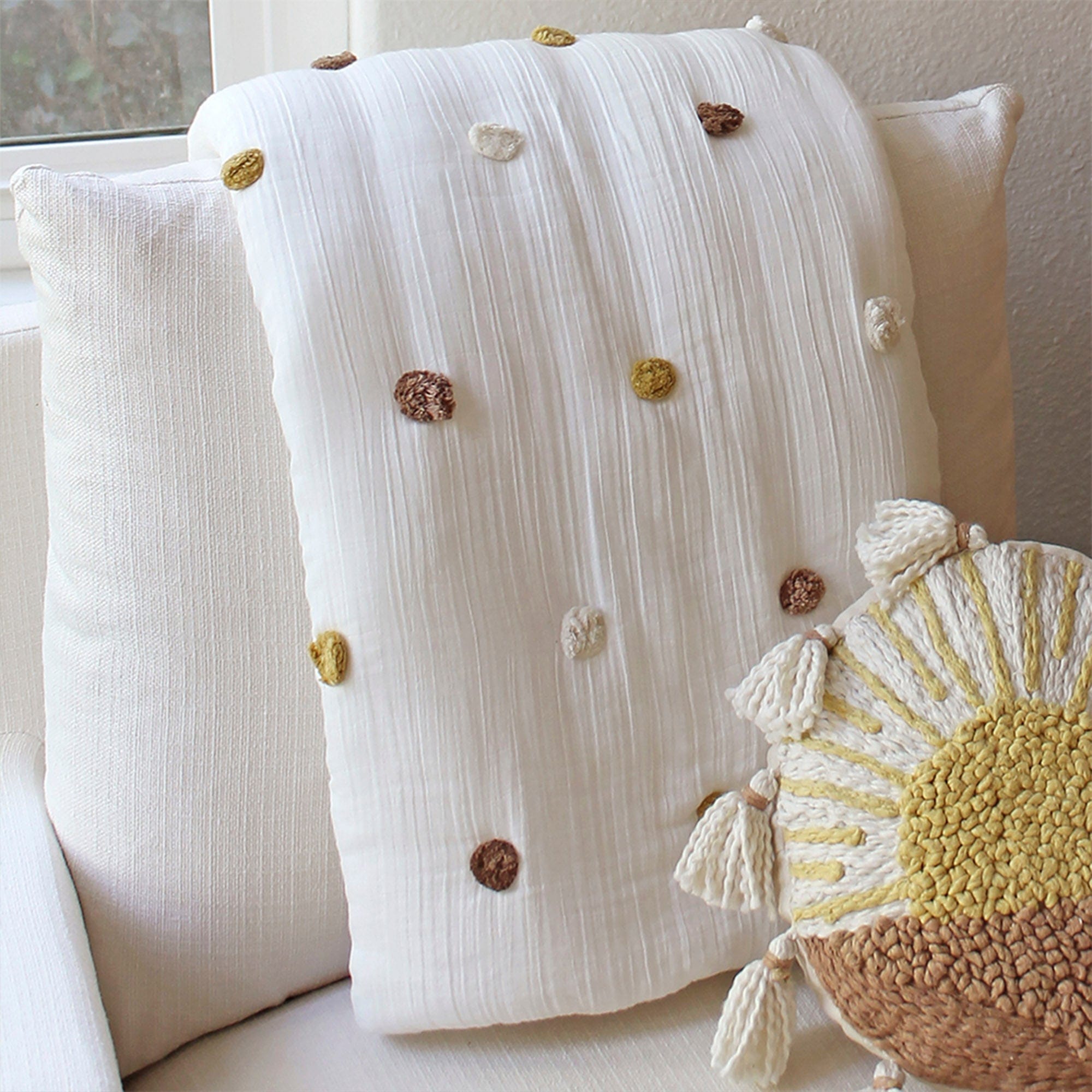 Cozy Crane Kendi Pom Pom Blanket - Soft & Warm Knitted Throw for Couch, Bed, and Home Decor - Perfect for Gifts, Winter Snuggling, and Nursery Accents