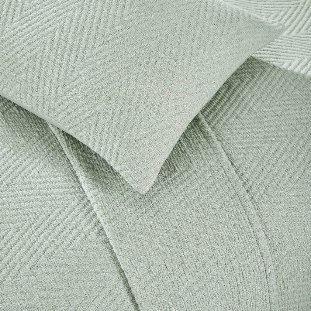 Premium Aswan Cotton Medium Weight Chevron Woven Coverlet - Soft & Breathable Bedspread for All Seasons - Perfect for Master Bedroom, Guest Room, or Dorm Decor