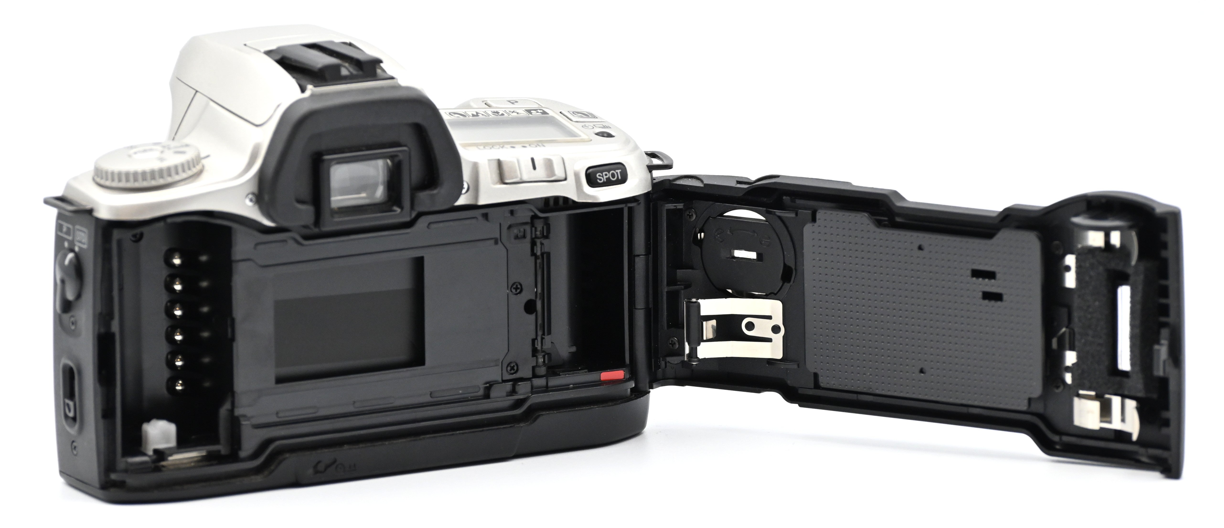 Used Minolta ST si Maxxum 35mm SLR Film Camera with Sigma 28-200mm f/3.5-5.6 Aspherical IF DL Hyperzoom Macro Lens - Perfect for Vintage Photography, Film Enthusiasts & Collectors