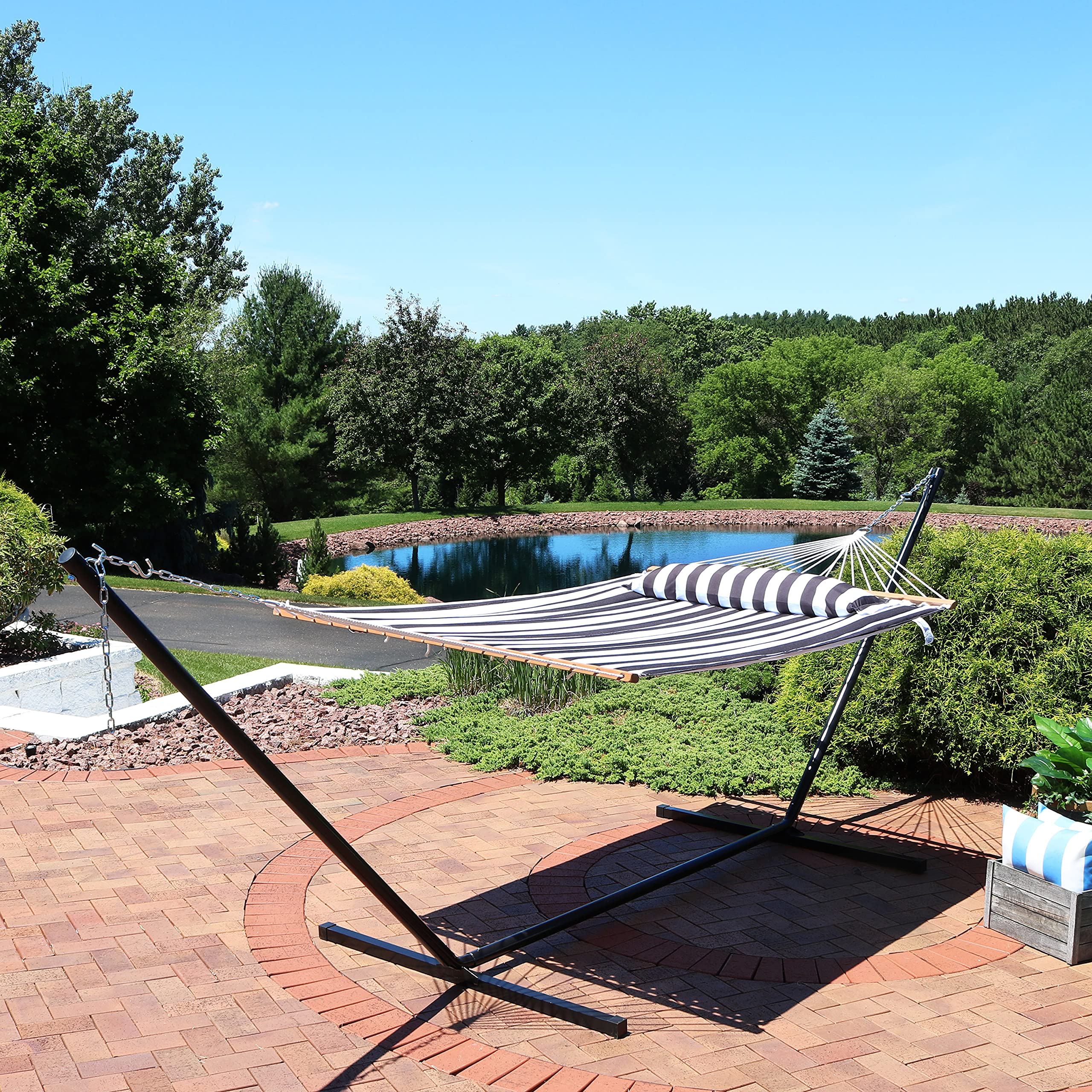 **Sunnydaze Heavy-Duty 450LB Capacity Quilted Outdoor Hammock with Spreader Bars - Double Hammock for Backyard, Camping & Patio - Black & White - Perfect for Relaxing, Lounging & Outdoor Adventures**