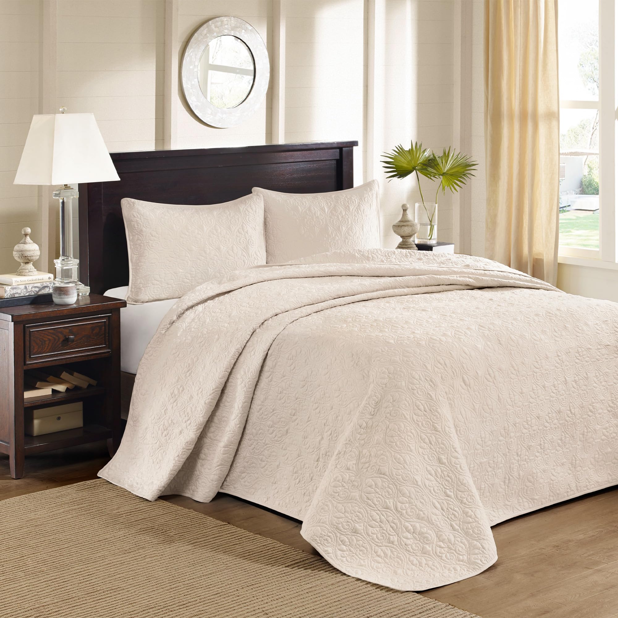 Madison Park Quebec Queen Size Quilt Bedding Set - Ivory Damask 3-Piece Microfiber Quilted Coverlet | Ultra Soft & Breathable for All Seasons | Perfect for Master Bedroom, Guest Room & Cozy Home Decor