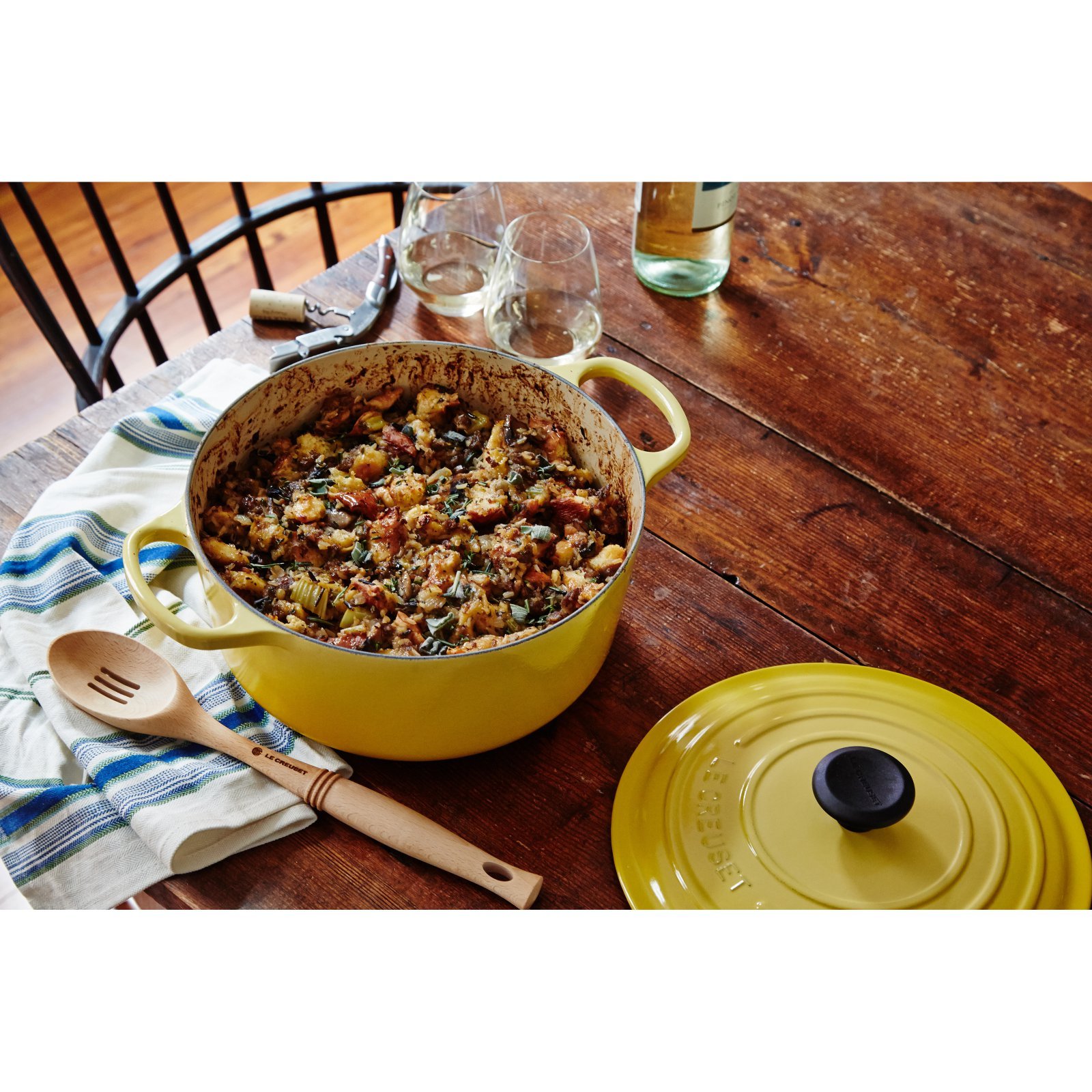 Le Creuset Enameled Cast Iron Signature Round Dutch Oven 2 Quart - Classic Marseille Blue for Braising, Stewing & Baking - Perfect for Soups, Casseroles & Family Dinners