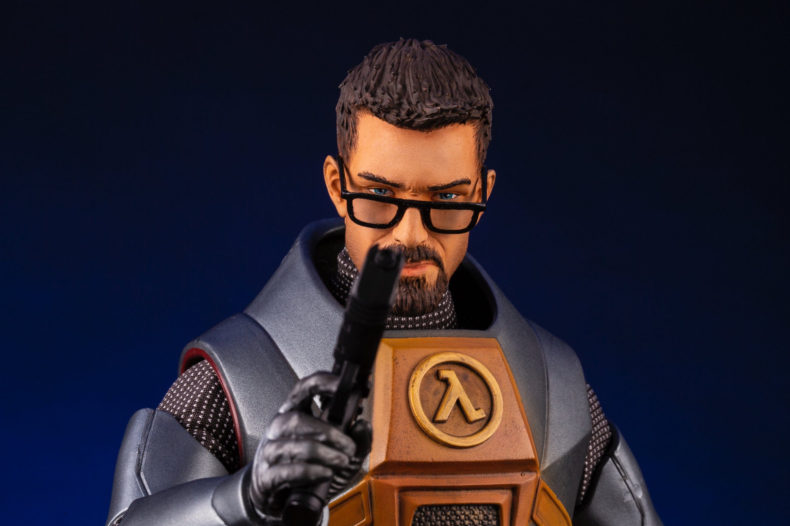 Half Life - Gordon Freeman 1/6 Scale Collectible Action Figure for Gamers & Fans | Perfect for Display, Cosplay & Gaming Room Decor