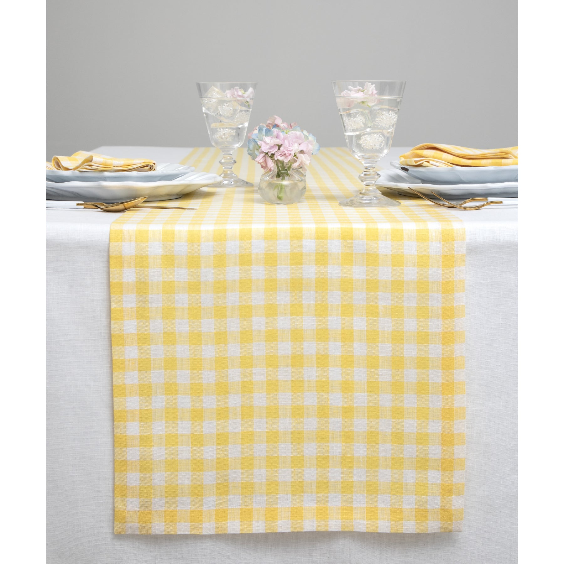 Stylish Gingham Table Runner for Dining Room Decor - Perfect for Farmhouse, Rustic, and Country Style Tables