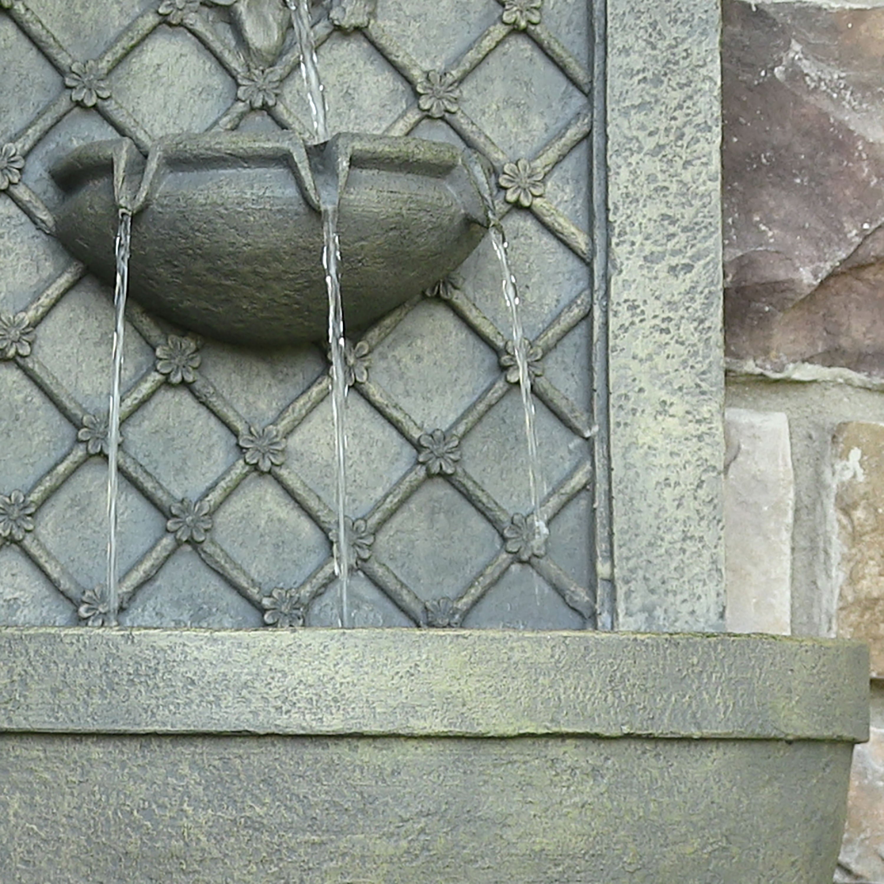 Sunnydaze Rosette Leaf Outdoor Wall Fountain - Garden Water Feature for Patio, Yard, and Backyard Decor - Relaxing Waterfall Sounds for Outdoor Spaces