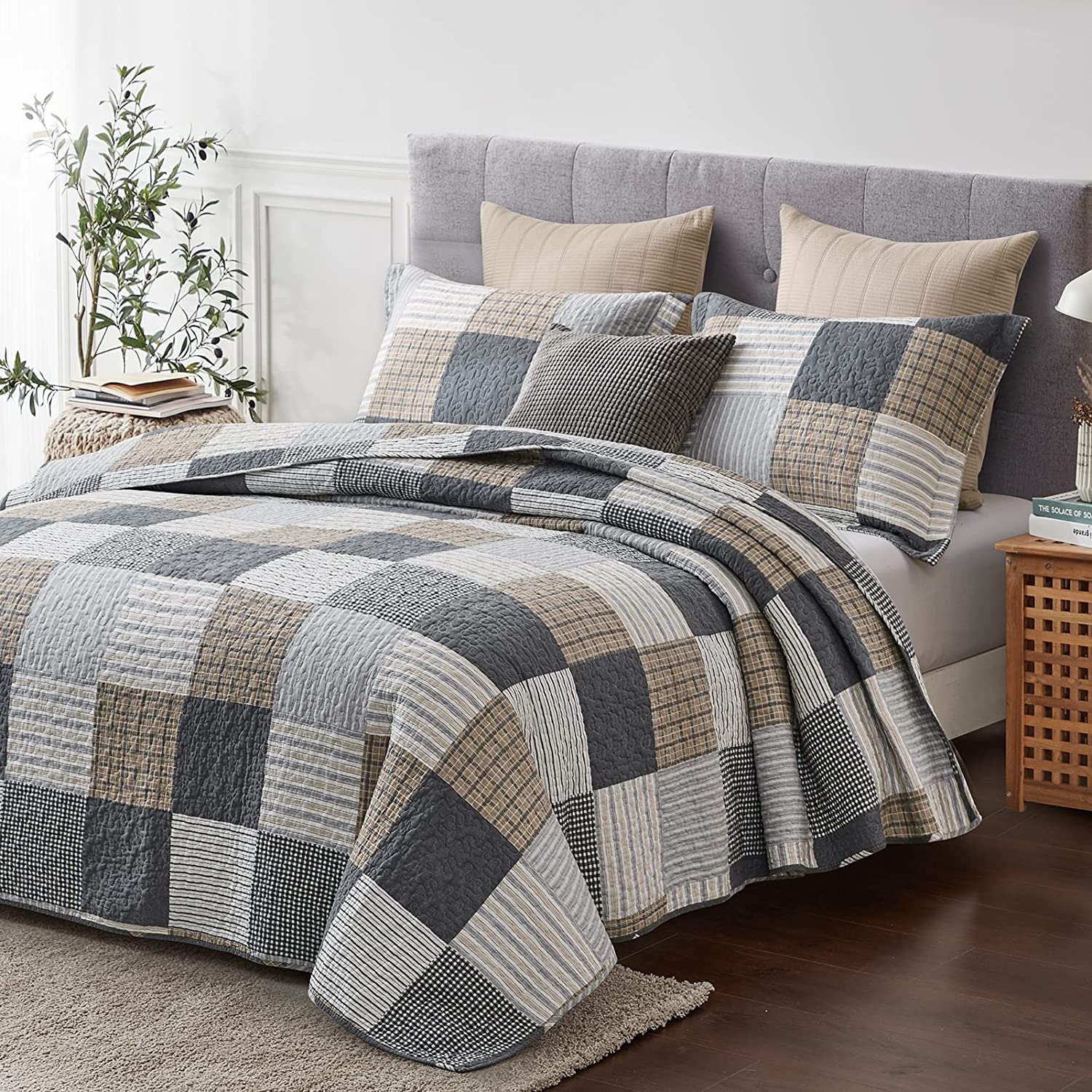 PANGUSHAN 100% Cotton Twin Size Quilt Set - Reversible Lightweight Patchwork Plaid Comforter in Gray/Black/Tan/White/Cream - 2 Piece Bedding Set for Boys Girls Teens Dorm Room & Guest Bed