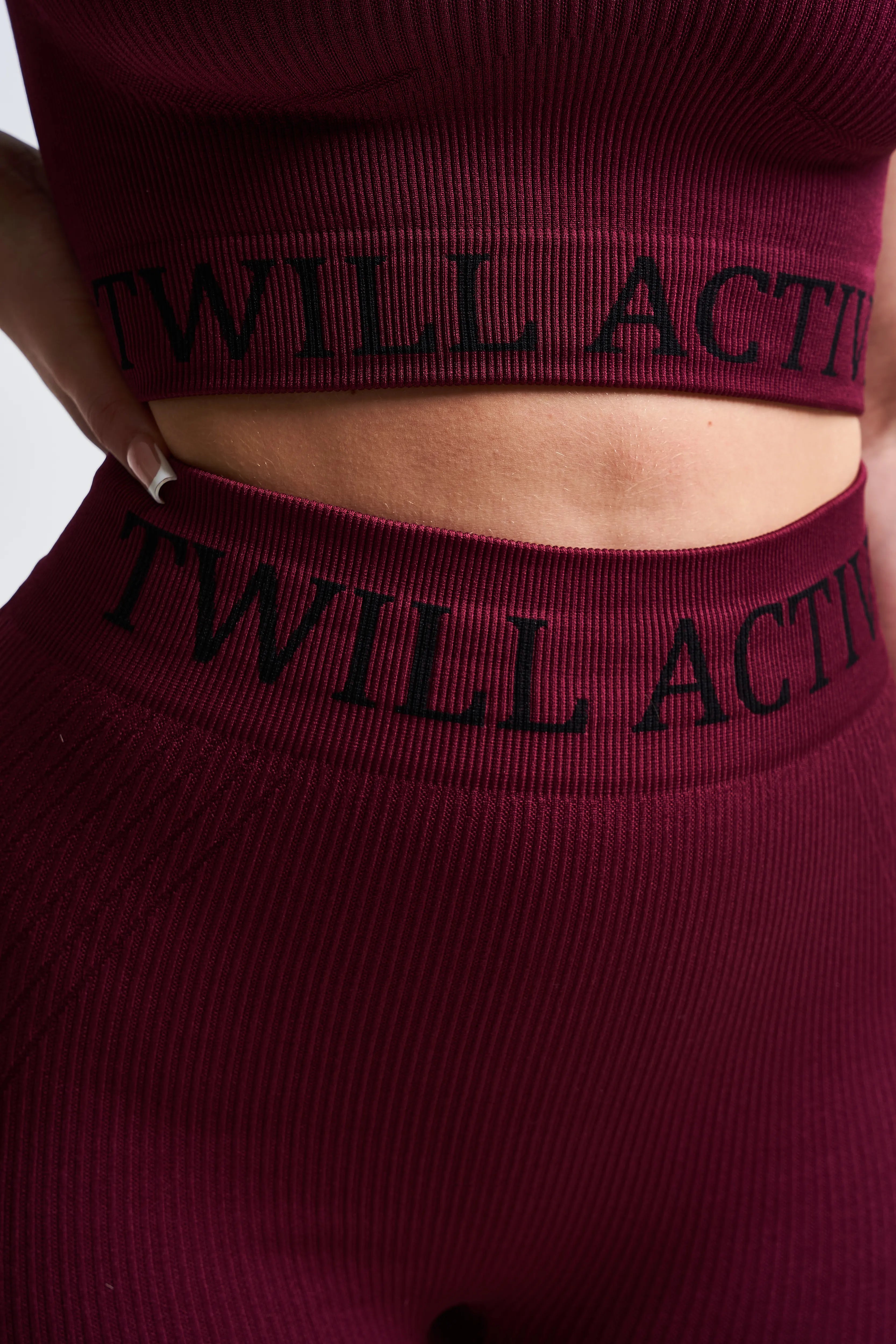Vora Panel Recycled Seamless Crop Top - Burgundy Women's Workout Shirt | Eco-Friendly Yoga & Gym Activewear | Perfect for Running, Pilates & Lounge Wear