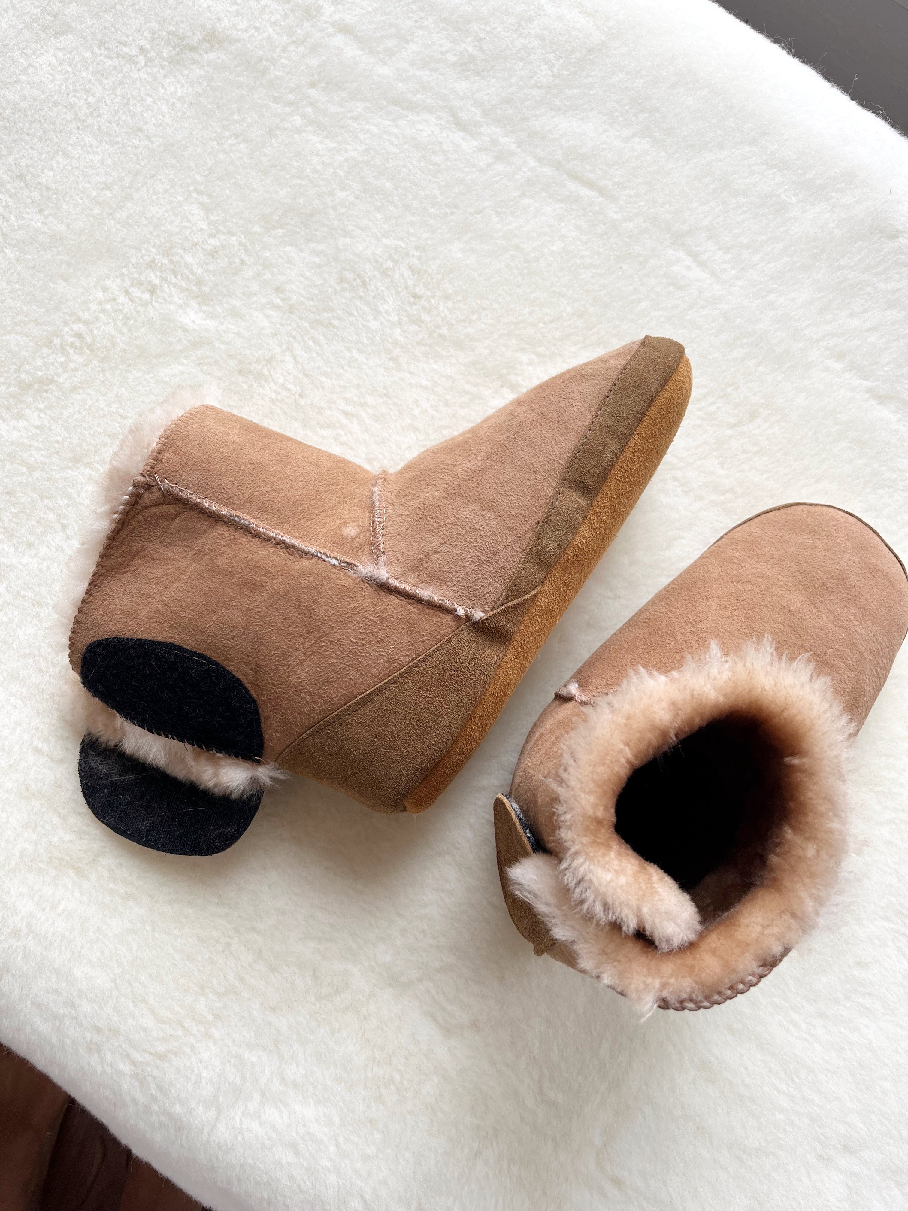 Premium Sheepskin Health Cabin Boots for Women & Men - Soft & Comfortable Indoor/Outdoor Winter Boots - Perfect for Home, Travel, and Cold Weather Wear