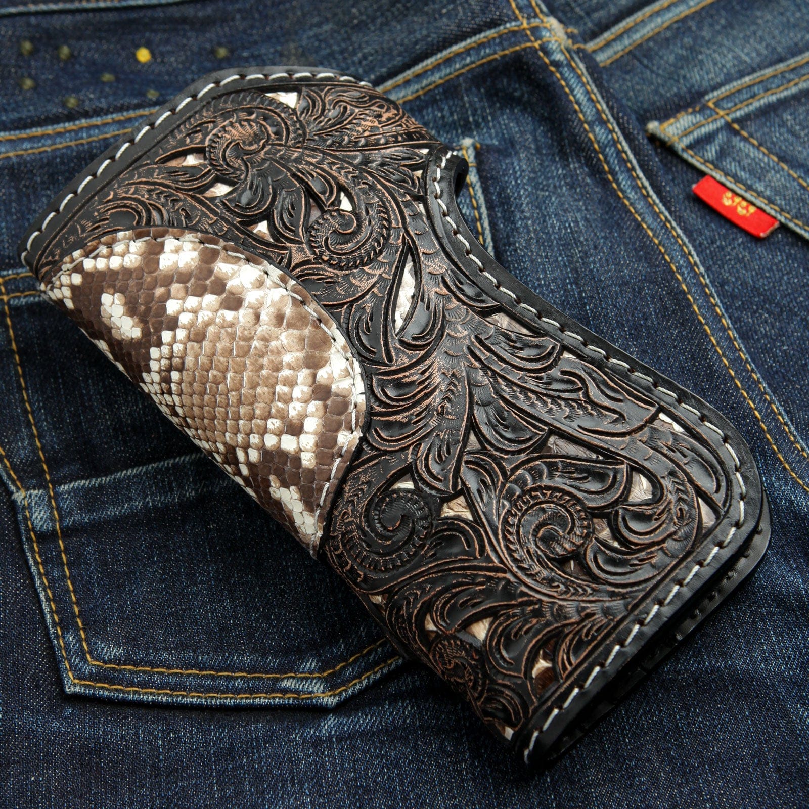 Genuine Cobra Leather Biker Wallet for Men - Skull Rider Design Motorcycle Wallet - Perfect for Bikers, Motorcycle Enthusiasts & Gift Giving