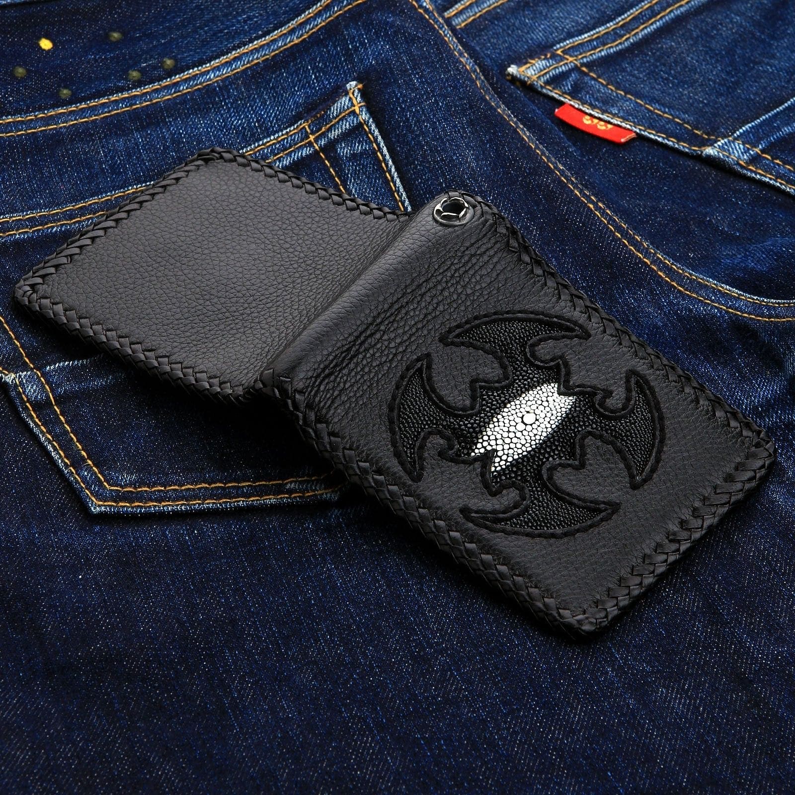 Black Scorpion Stingray Leather Biker Chain Wallet for Men - Stylish & Durable Motorcycle Wallet with Chain - Perfect for Bikers, Riders & Outdoor Enthusiasts