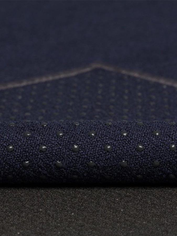 Manduka Yogitoes Non-Slip Yoga Mat Towel 79