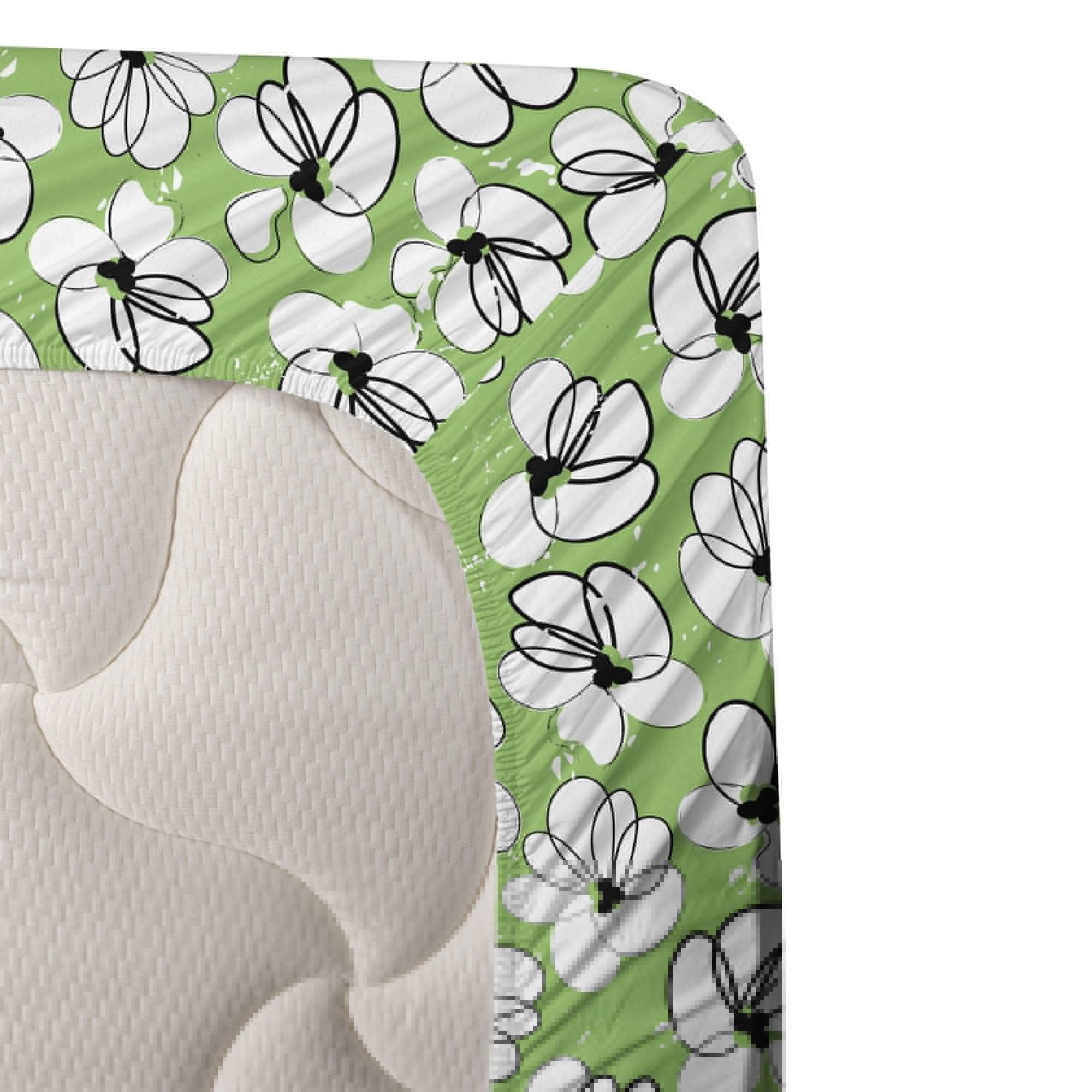 Ambesonne Floral King Sheet Set - 4 Piece Modern Design Summer Petals with Grunge Strokes Bedding Set, Fitted & Flat Sheets with Pillowcases, Shamrock Green Black - Perfect for Master Bedroom, Guest Room & Vacation Home Decor