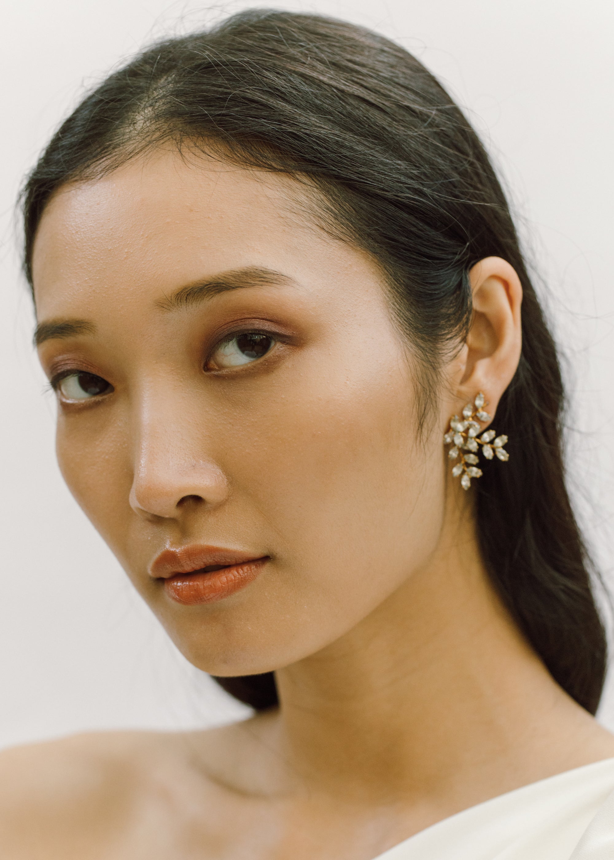 Elegant Vintage Crystal Earrings in Antique Gold – Perfect for Weddings, Parties & Special Occasions