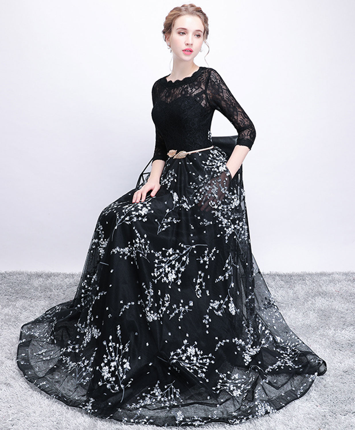 Elegant Black Lace Long Prom Dress with Long Sleeves - Formal Evening Gown for Homecoming, Wedding, and Special Occasions