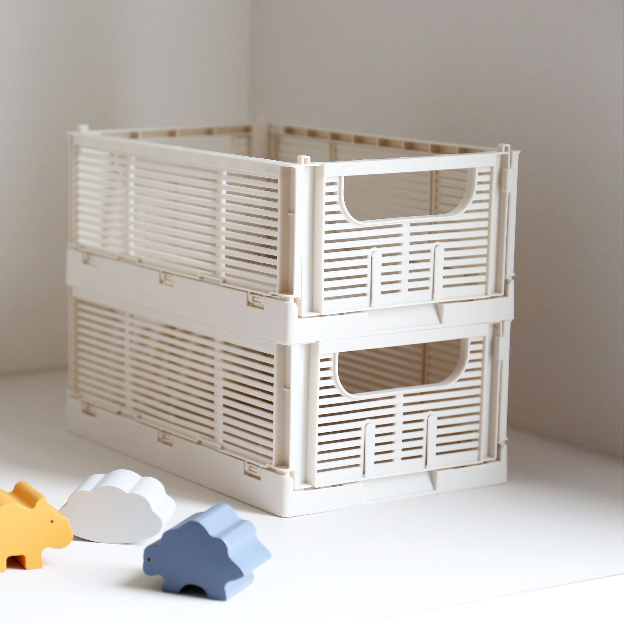 DESIGNSTUFF Linear Collapsible Storage Crate, Medium 33x25cm, Chalk White (Set of 2) - Perfect for Home Organization, Pantry Storage, and Office Supplies