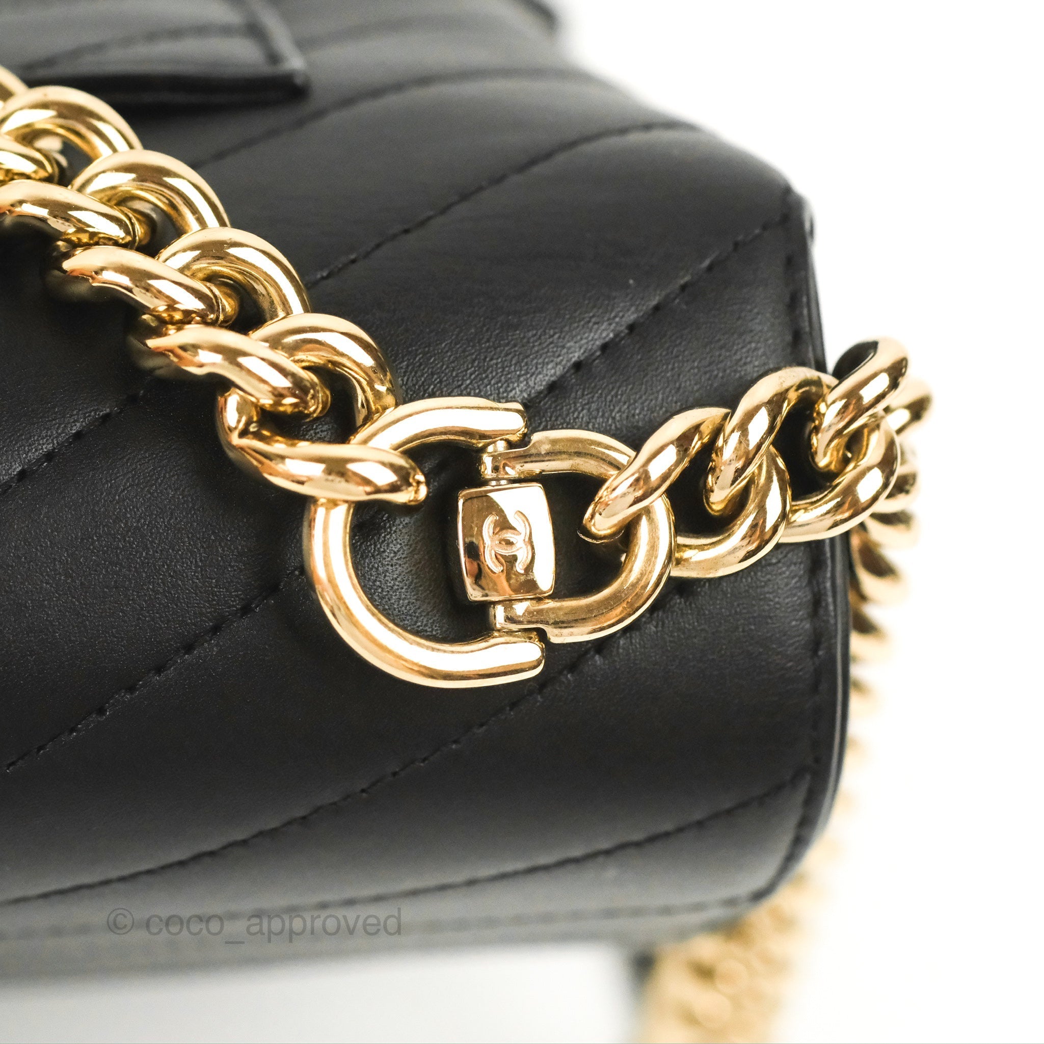 Chanel Chevron Stitched Coco Flap Bag in Black Calfskin with Gold Hardware - Luxury Crossbody Purse for Women, Perfect for Evening Events & Date Nights