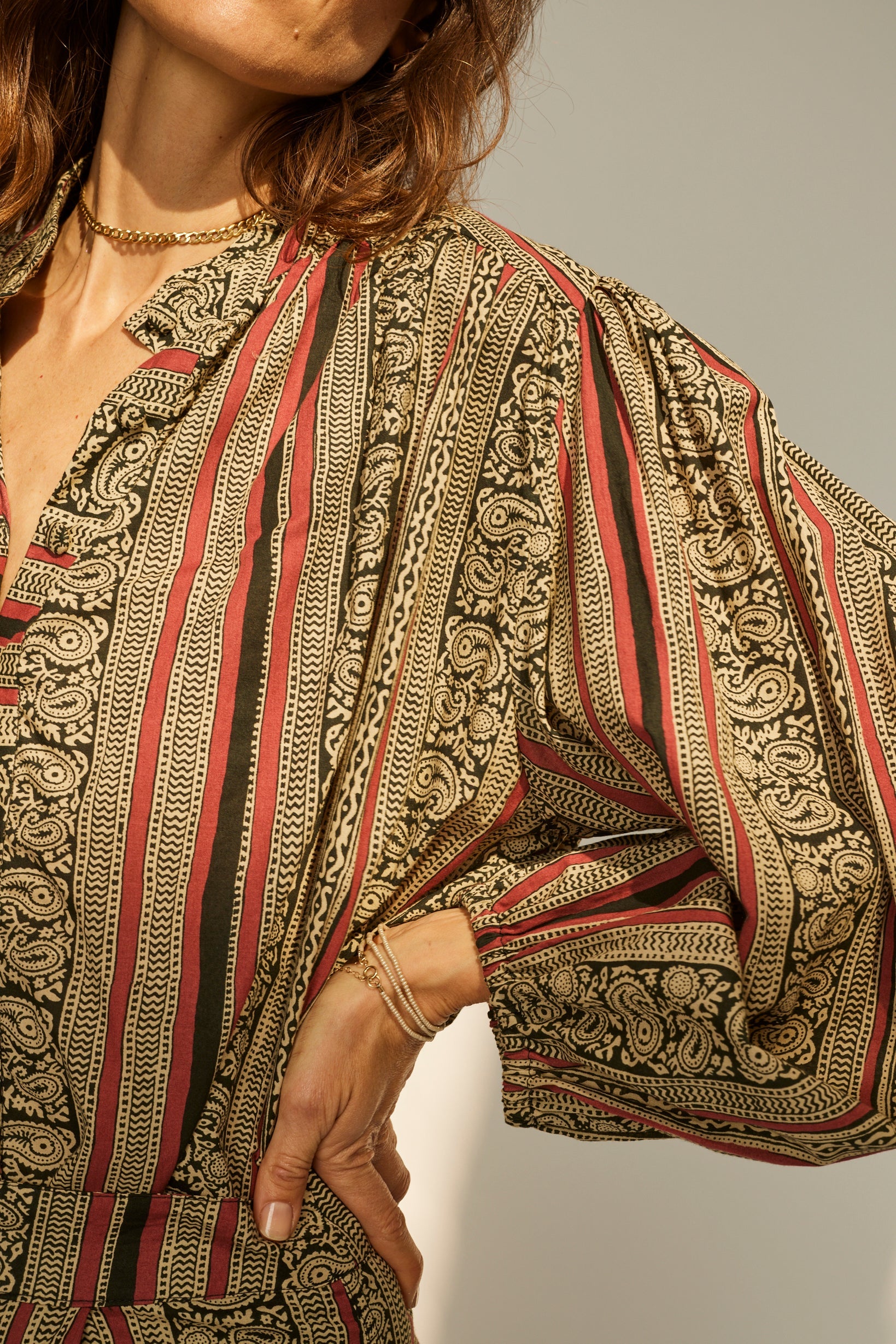 Stylish Iris Top for Women - Trendy Floral Print Blouse for Casual & Office Wear - Perfect for Summer Outfits & Date Nights