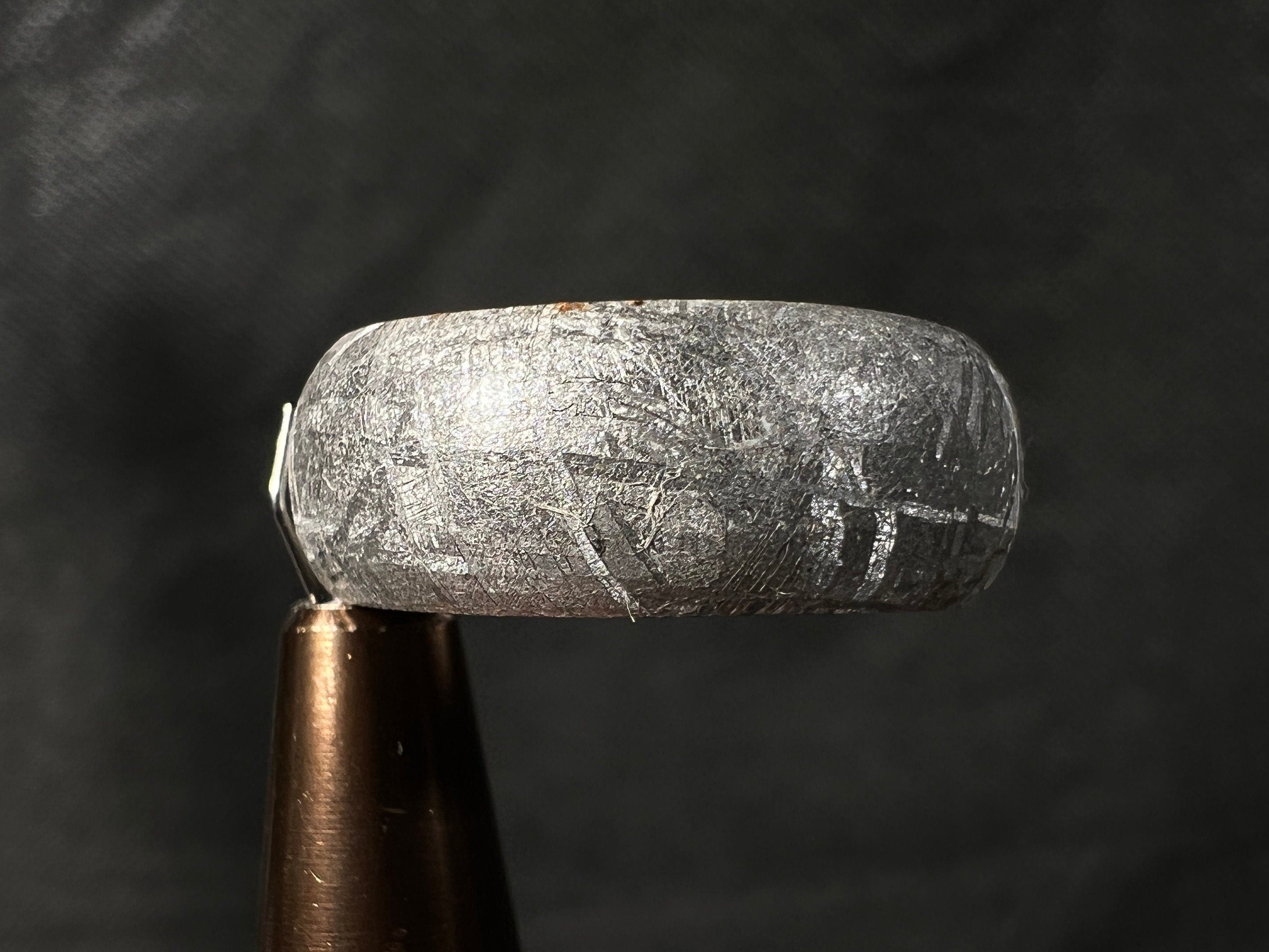 GIBEON Meteorite Ring Size 4.5 - Genuine Space Meteorite Wedding Band for Men & Women - Astronomy Jewelry with Unique Widmanstätten Patterns - Perfect for Engagement, Anniversary & Unique Gifts
