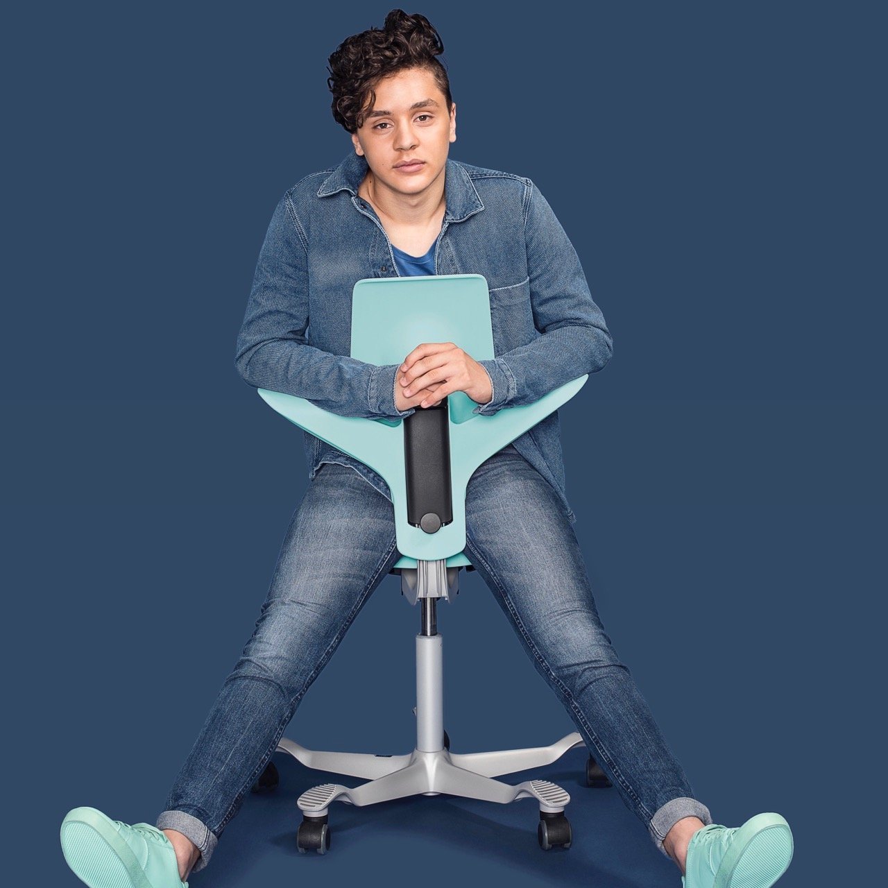 HÅG Capisco Puls 8010 Ergonomic Office Chair - Adjustable Height & Tilt for Home & Workspace - Perfect for Standing Desks, Gaming & Long Work Sessions